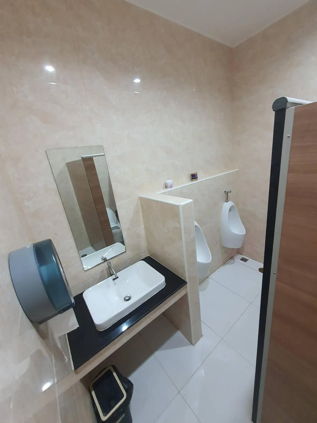 Toilet in T-NEE Hotel@Udon