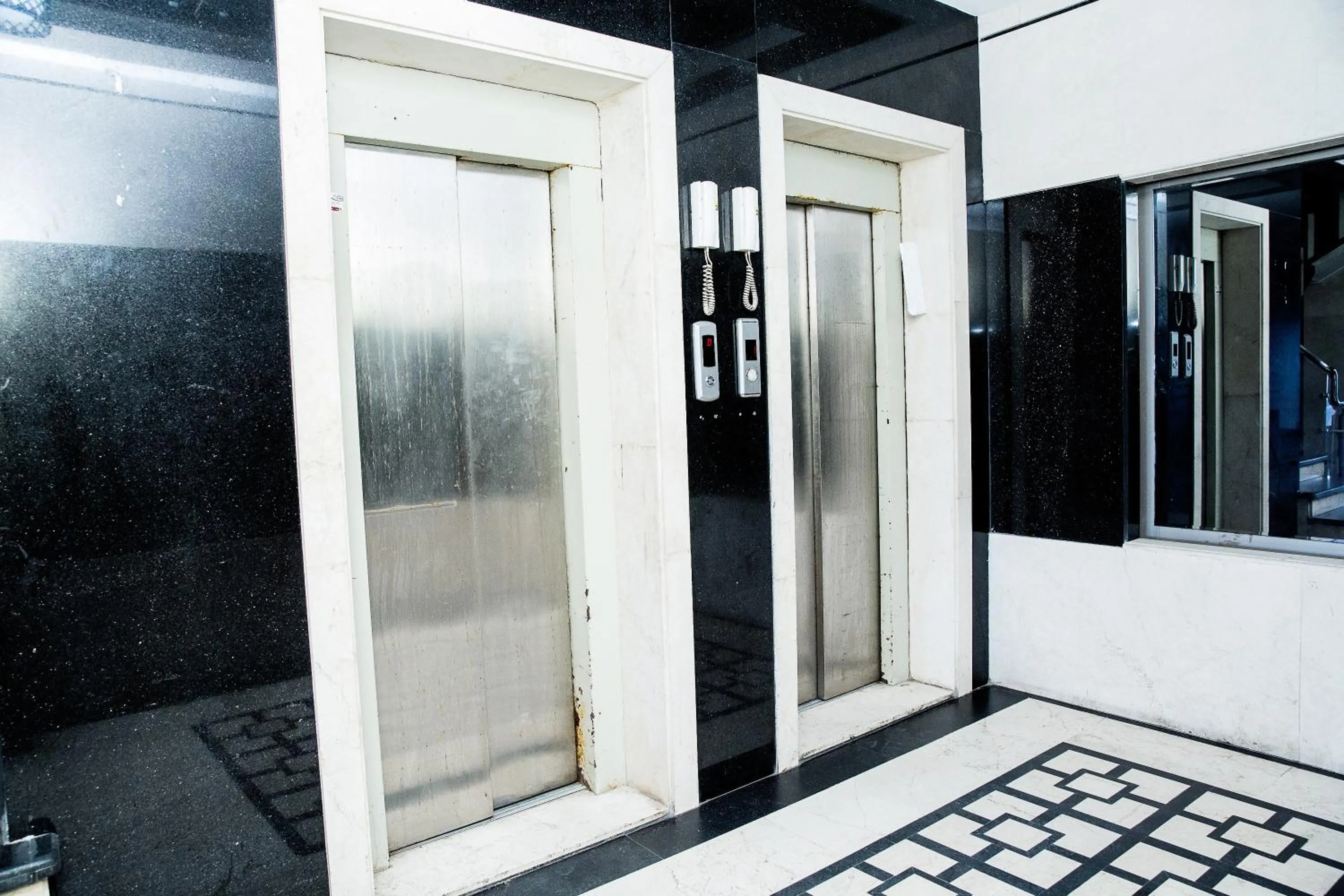 Three-Bedroom Apartment in Wide Seaview 3-Bedroom Apartment