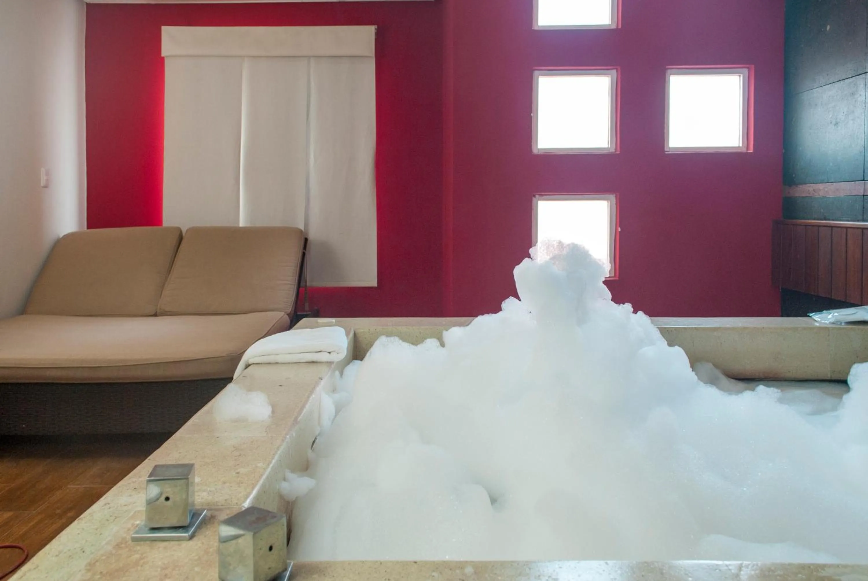 Day in Motel LA Autoparador