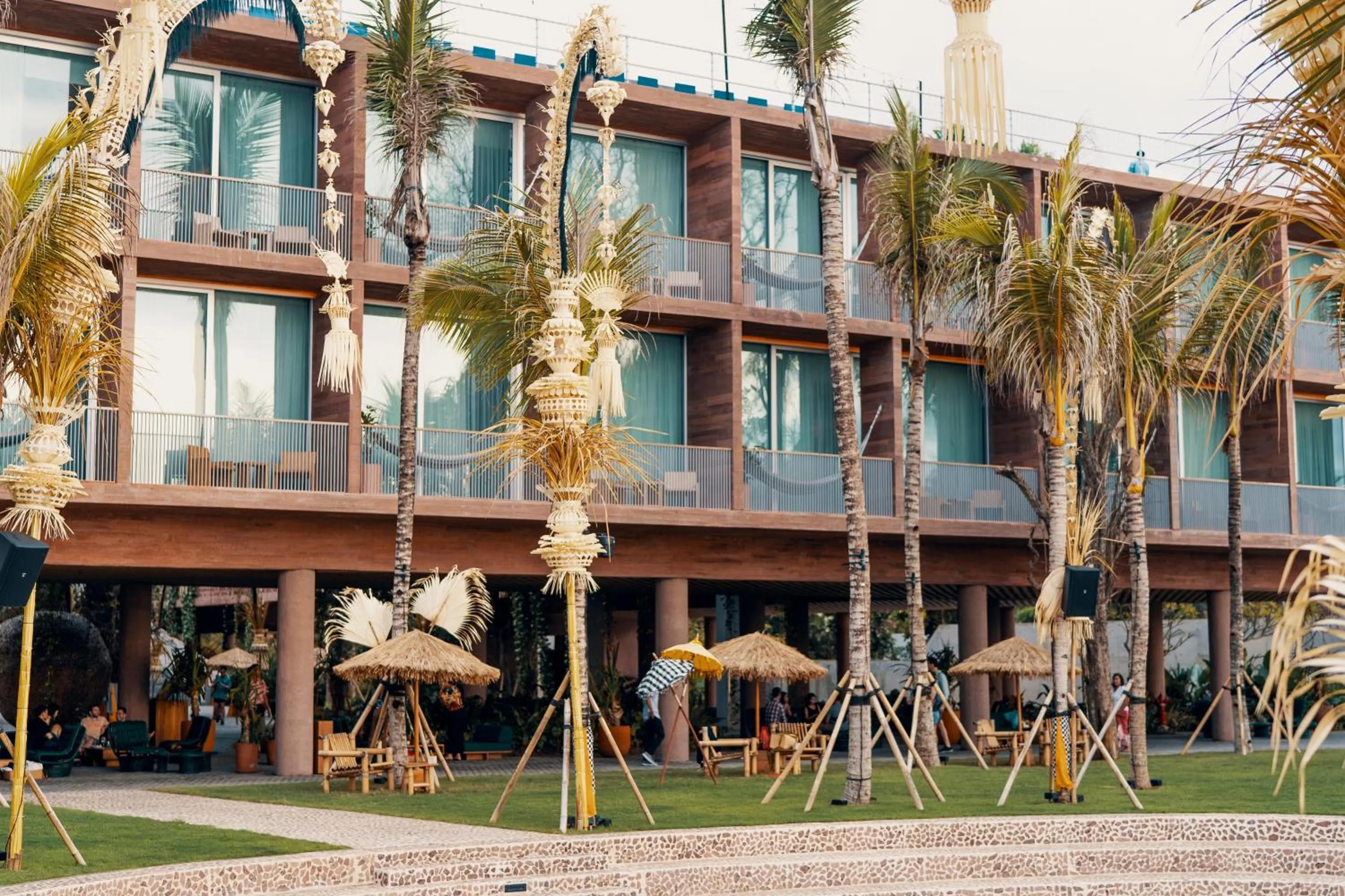 Inner courtyard view in Potato Head Suites & Studios