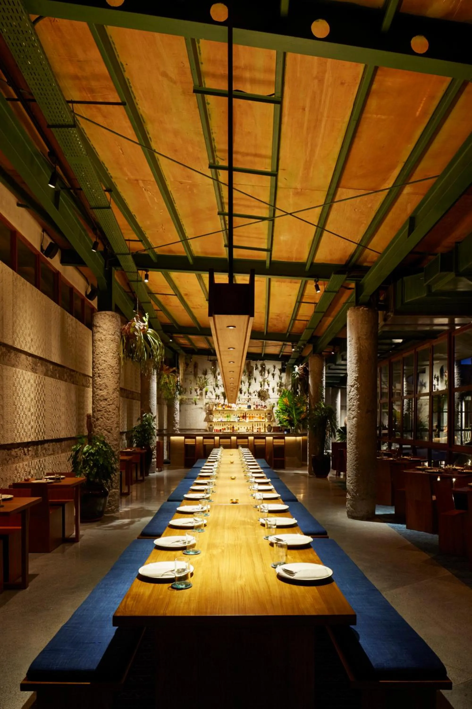 Restaurant/places to eat in Potato Head Suites & Studios