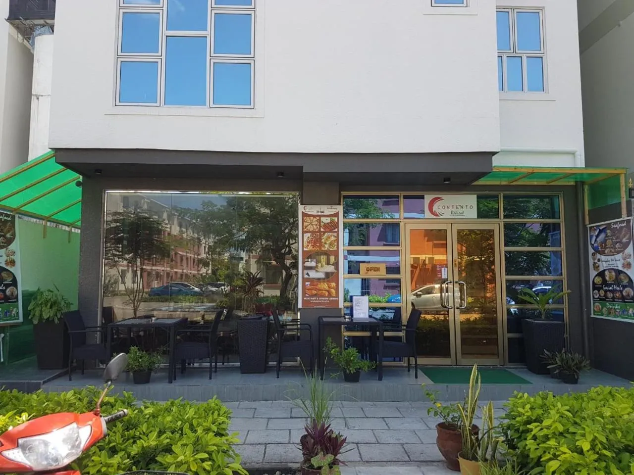 Facade/entrance in CONTENTO RETREAT