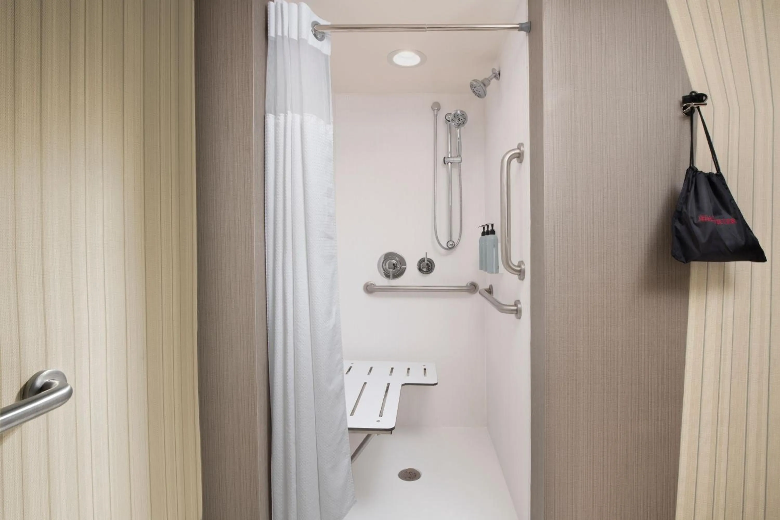 Bathroom in Courtyard by Marriott Edina Bloomington