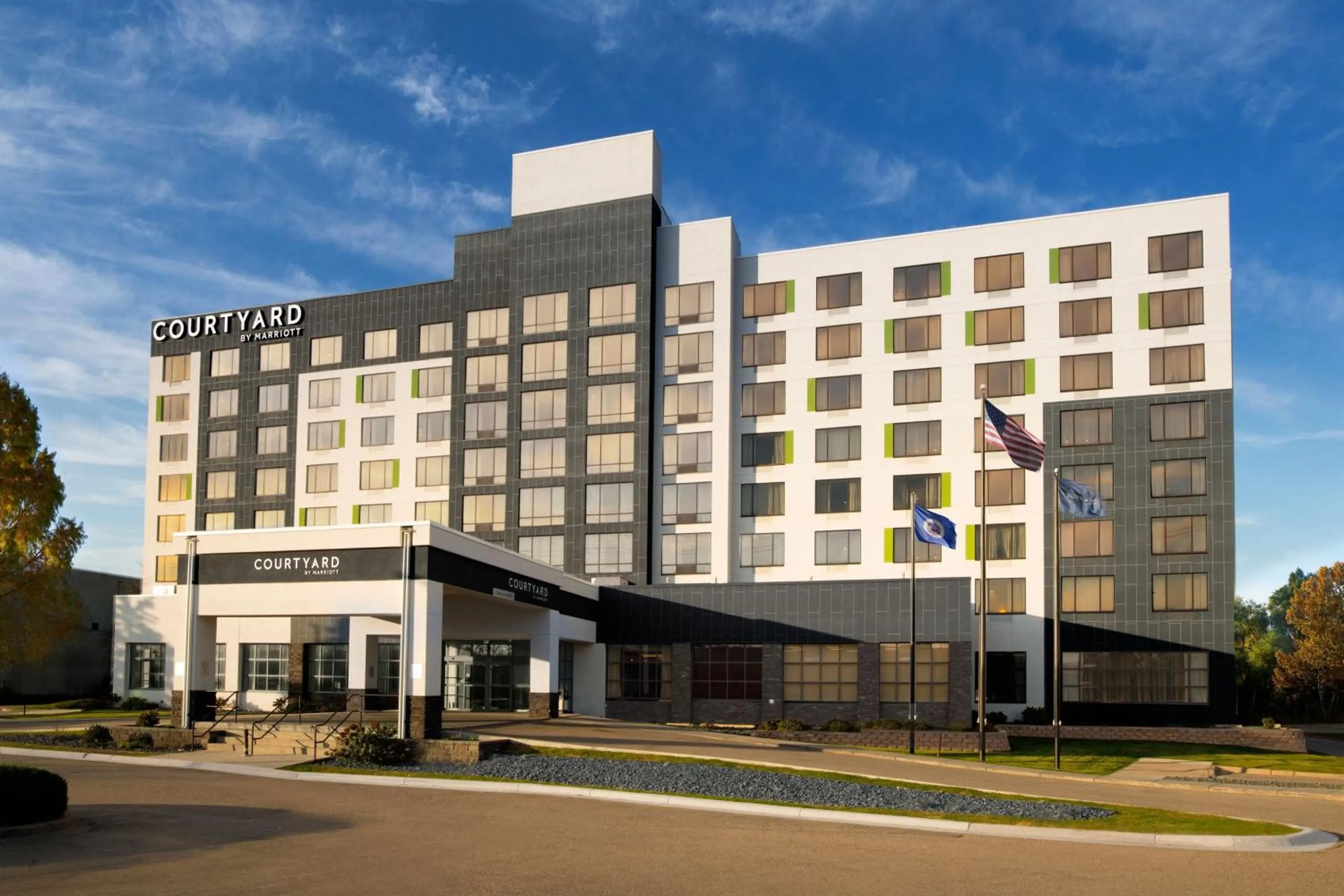 Property building in Courtyard by Marriott Edina Bloomington