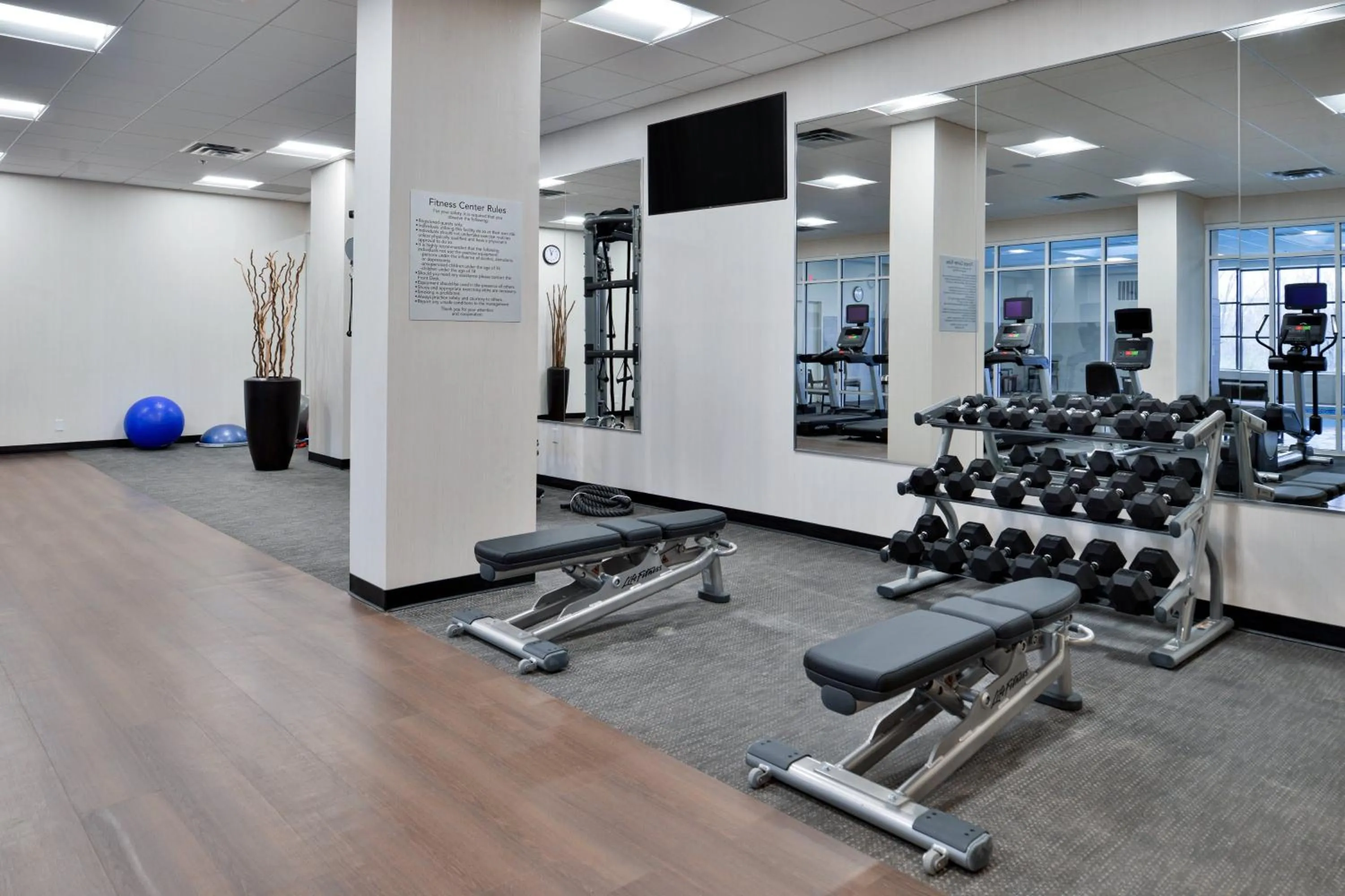 Fitness centre/facilities in Courtyard by Marriott Edina Bloomington
