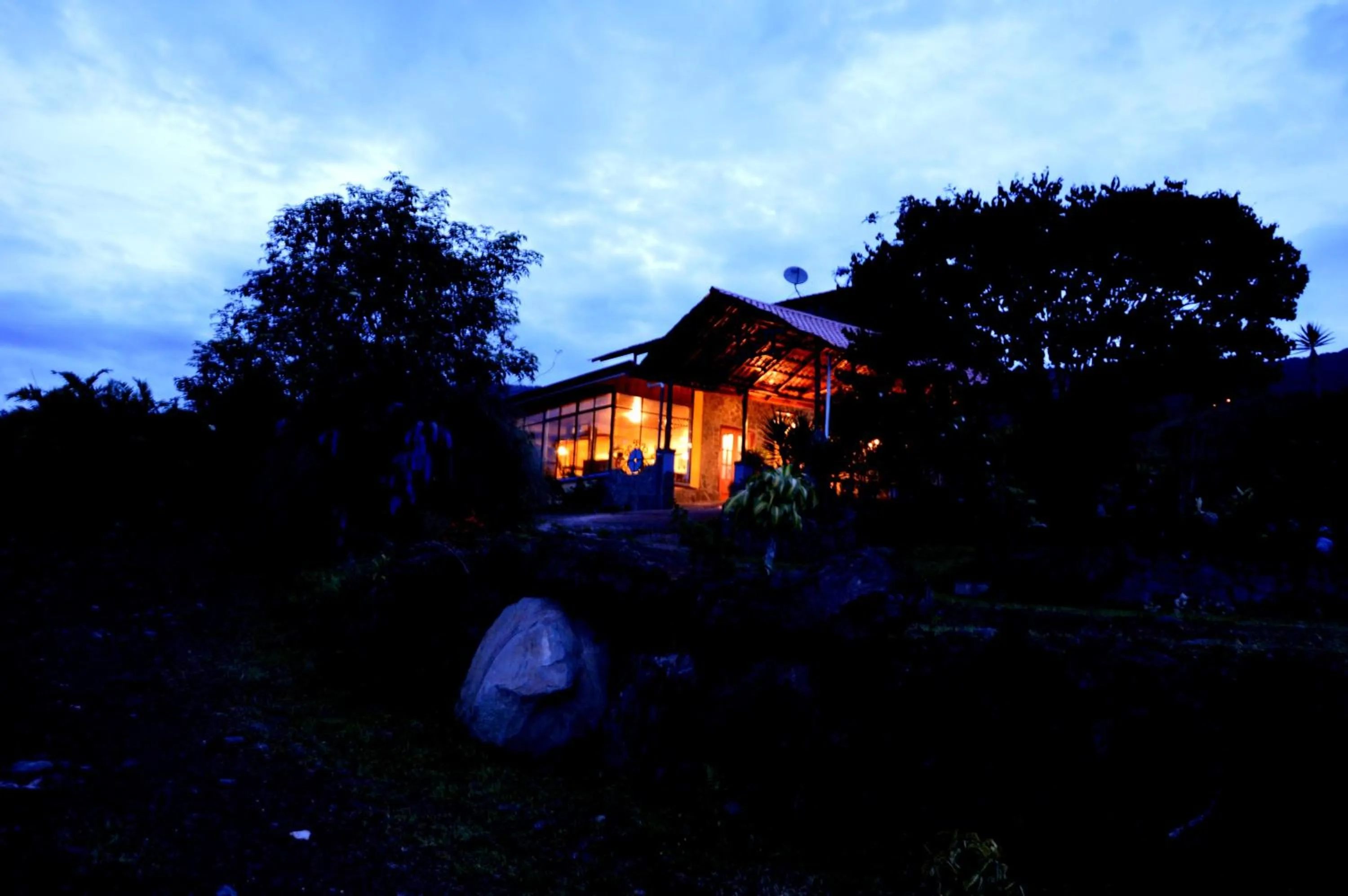 Night in Guayabo Lodge