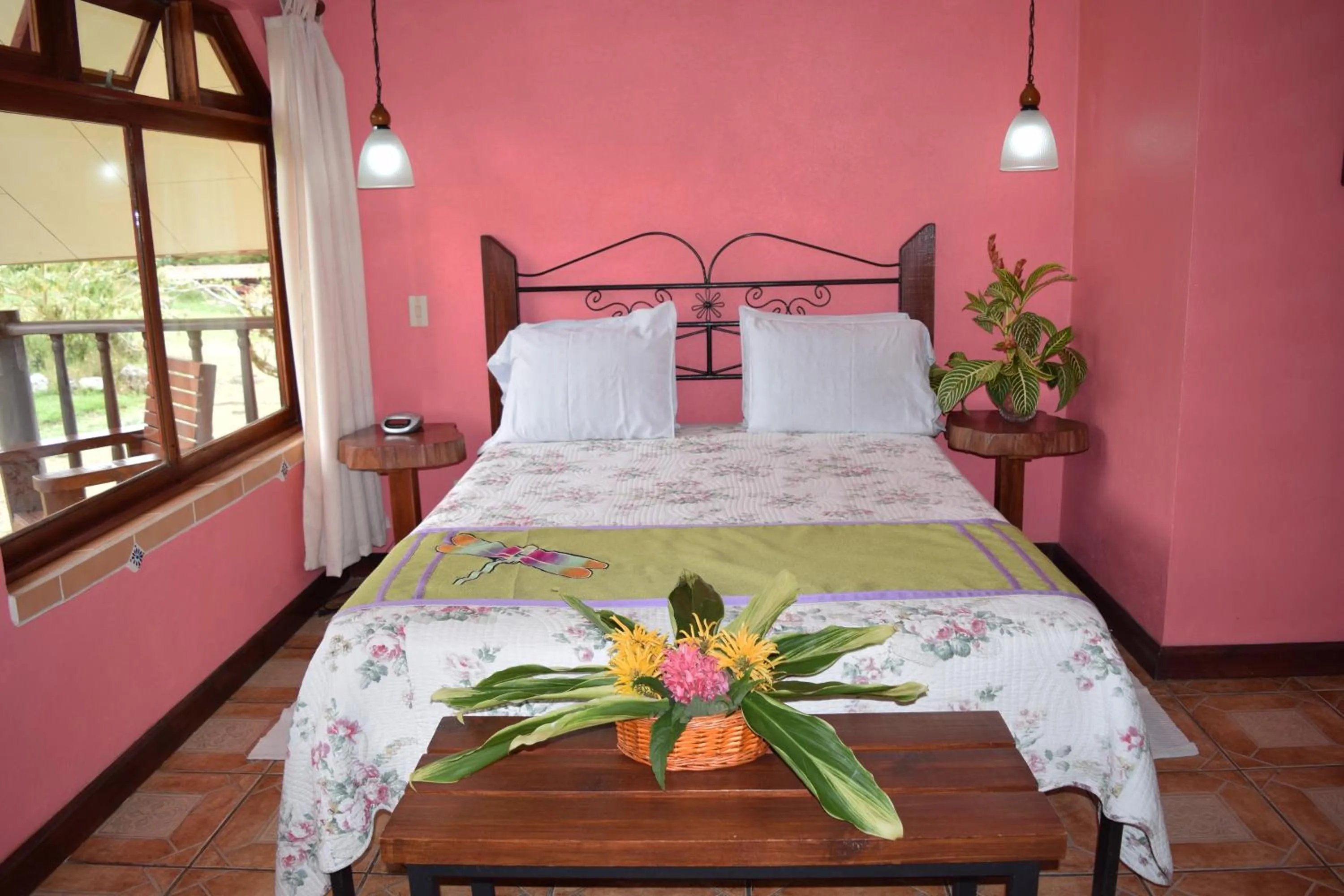 Bedroom, Bed in Guayabo Lodge