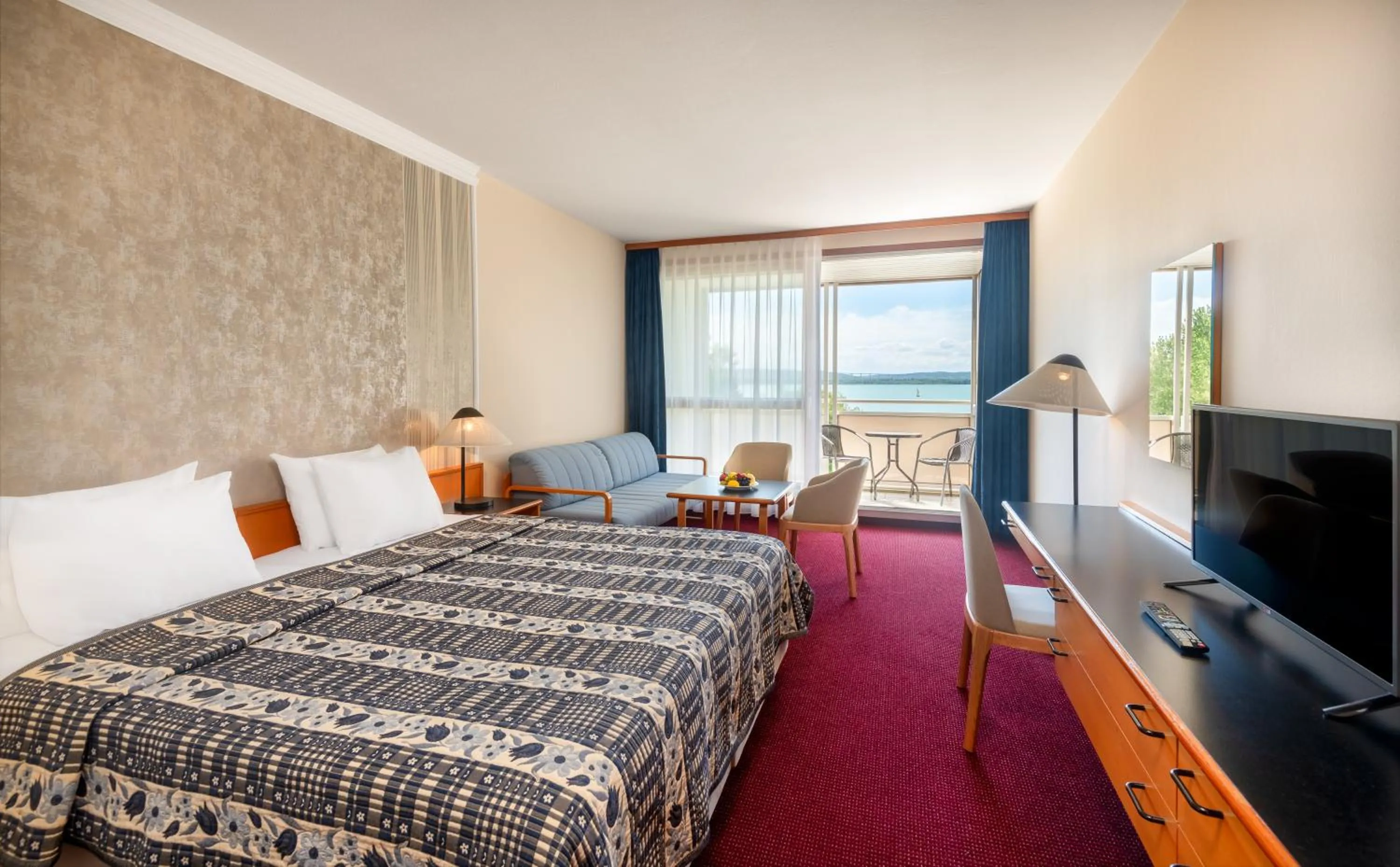 Bedroom, Bed in Hotel Club Tihany