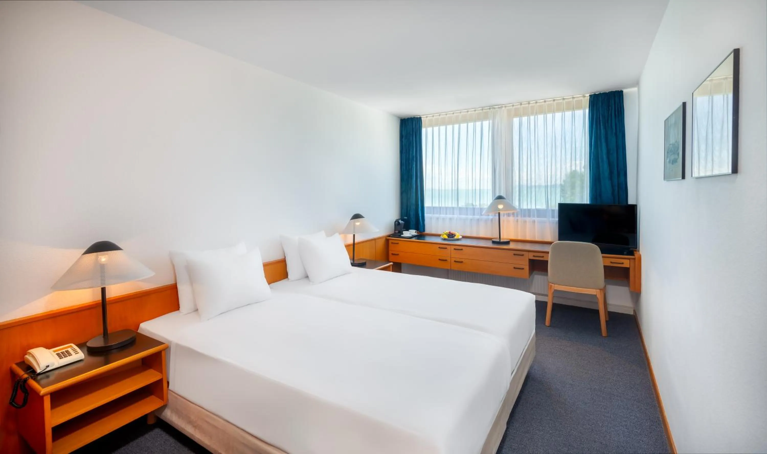 Bedroom, Bed in Hotel Club Tihany