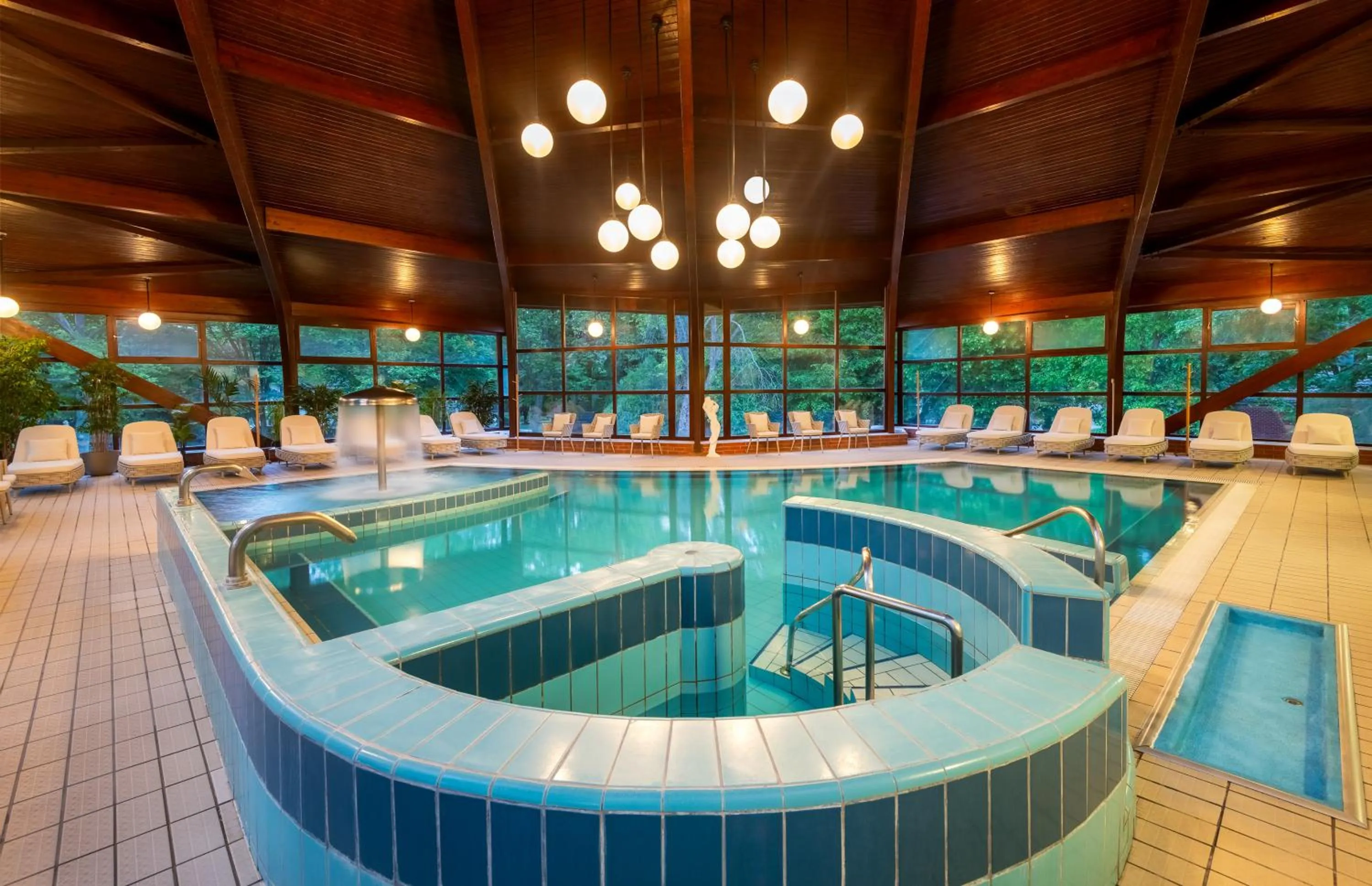 Swimming pool in Hotel Club Tihany
