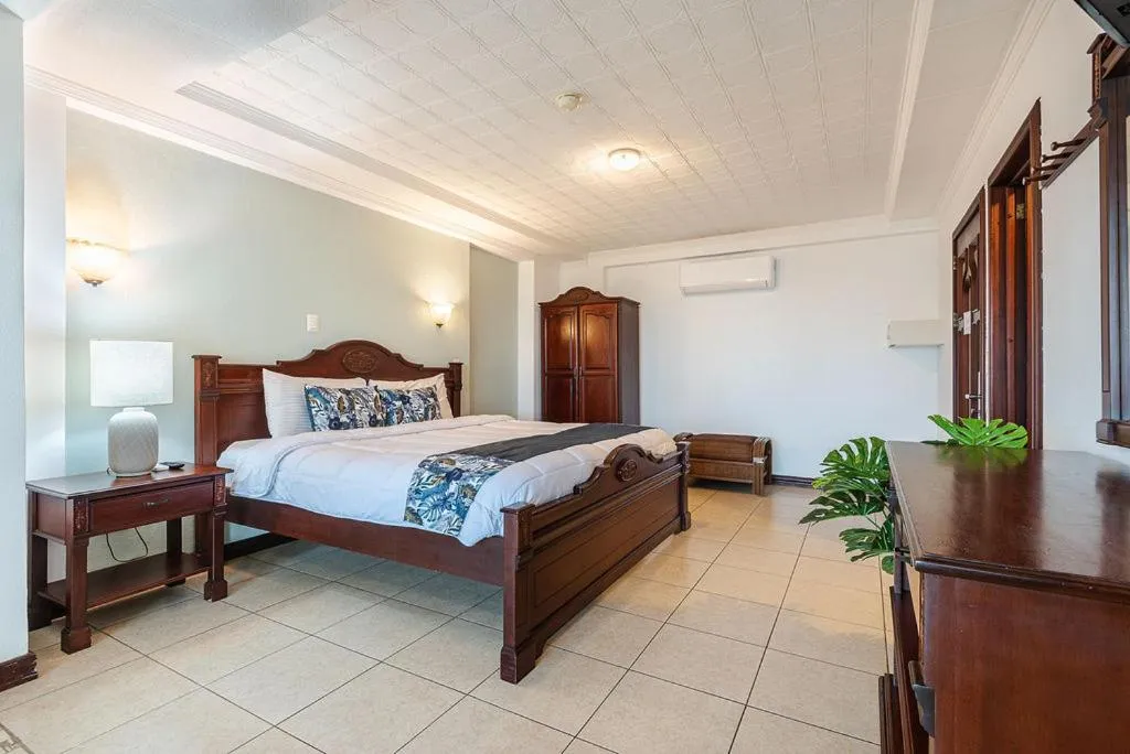 Bed in Paradise Jaco Beach Front