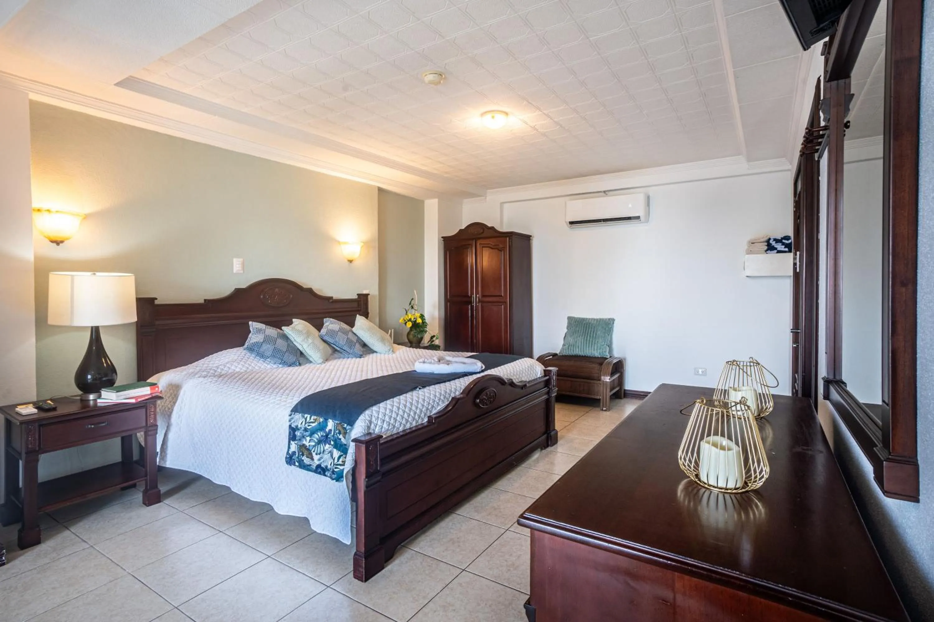 Bed in Paradise Jaco Beach Front