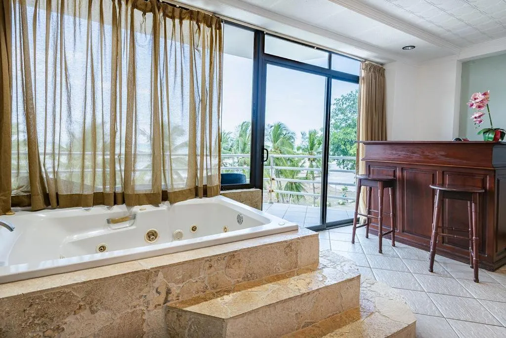 Paradise Jaco Beach Front