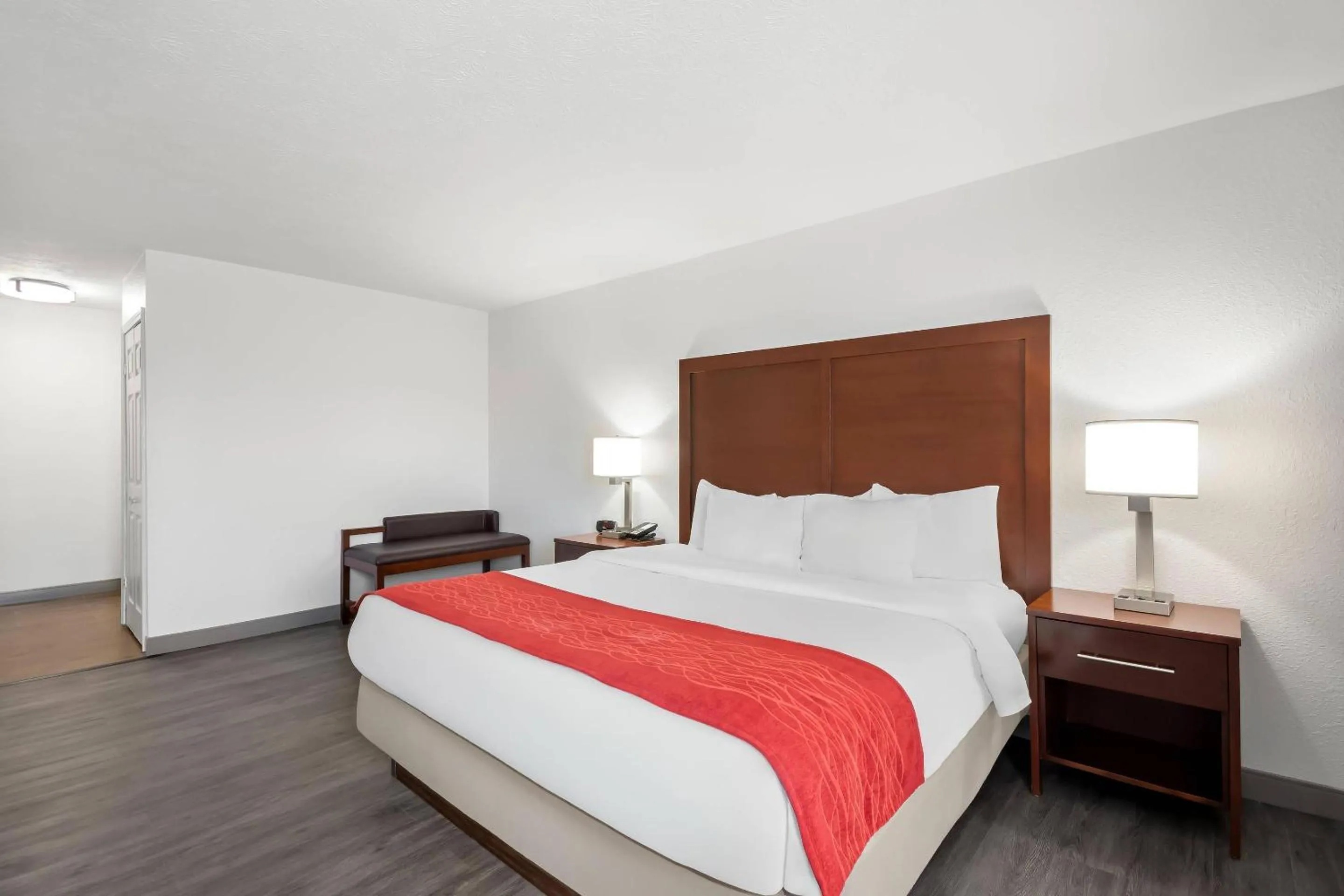 Bedroom, Bed in Comfort Inn & Suites Cincinnati Eastgate