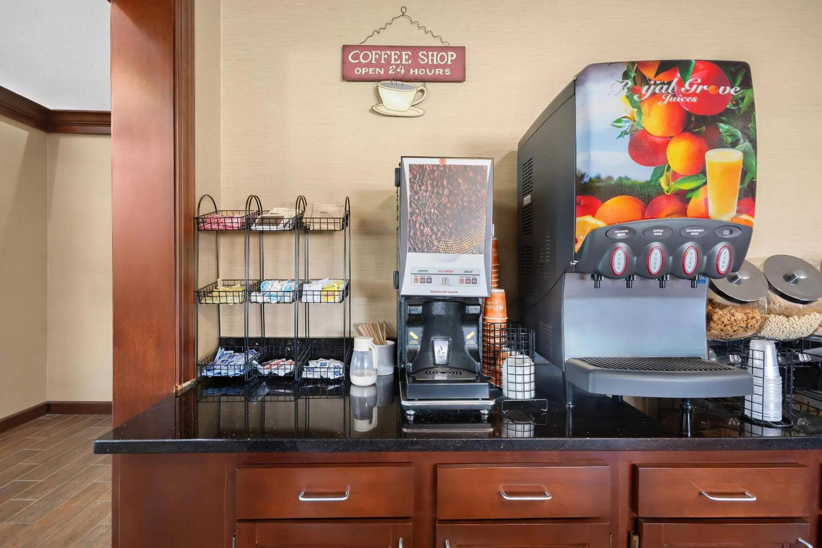 Breakfast in Comfort Inn & Suites Cincinnati Eastgate