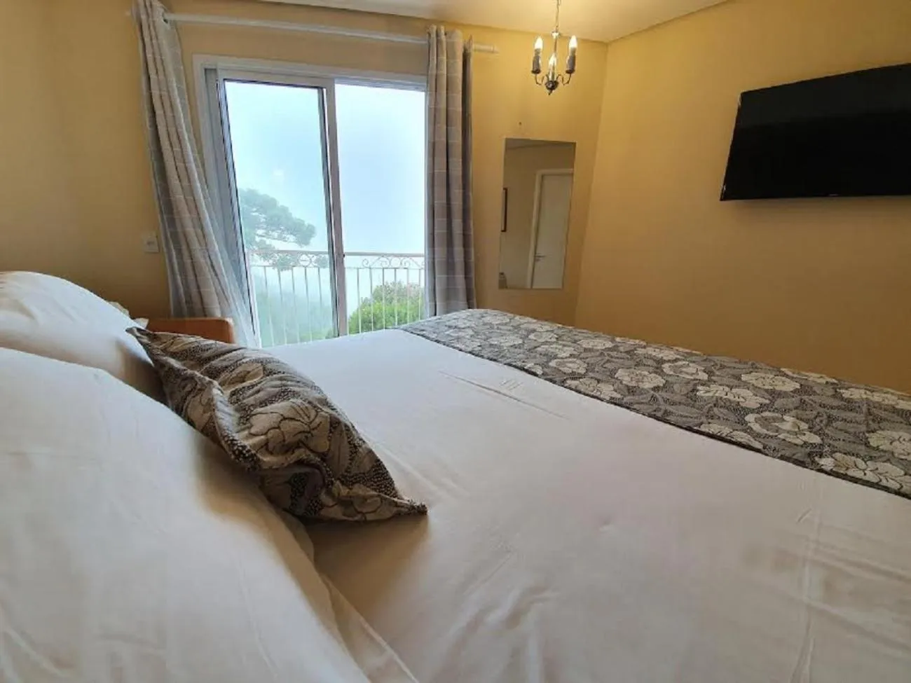 Bed in Villa Hegus no Alto da Boa Vista