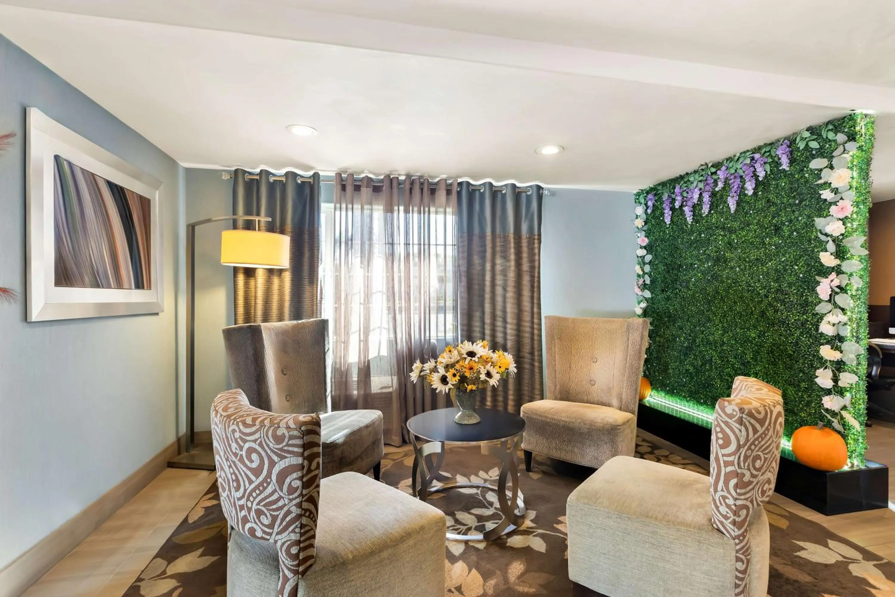 Lobby or reception in Best Western University Inn Santa Clara