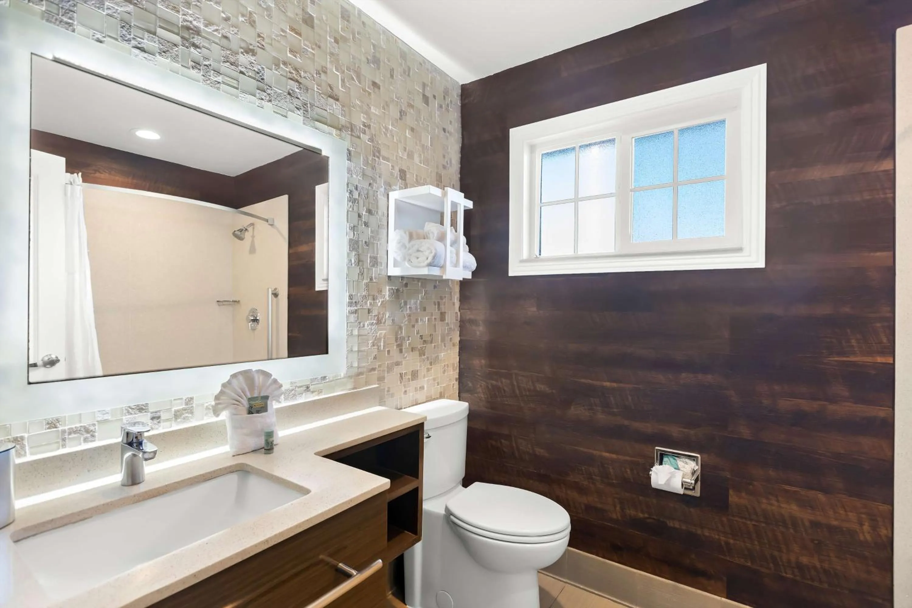 Photo of the whole room in Best Western University Inn Santa Clara