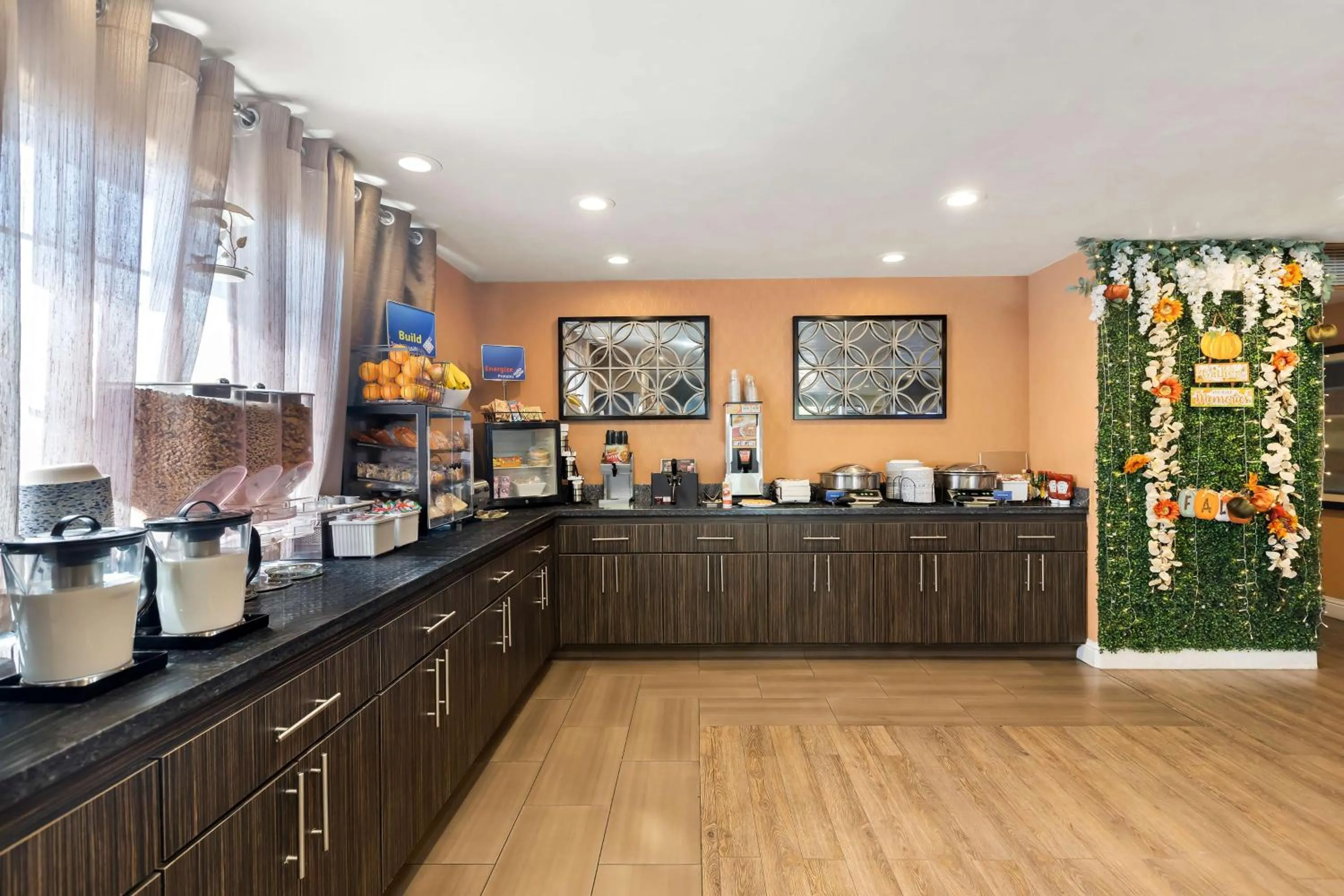 Breakfast in Best Western University Inn Santa Clara