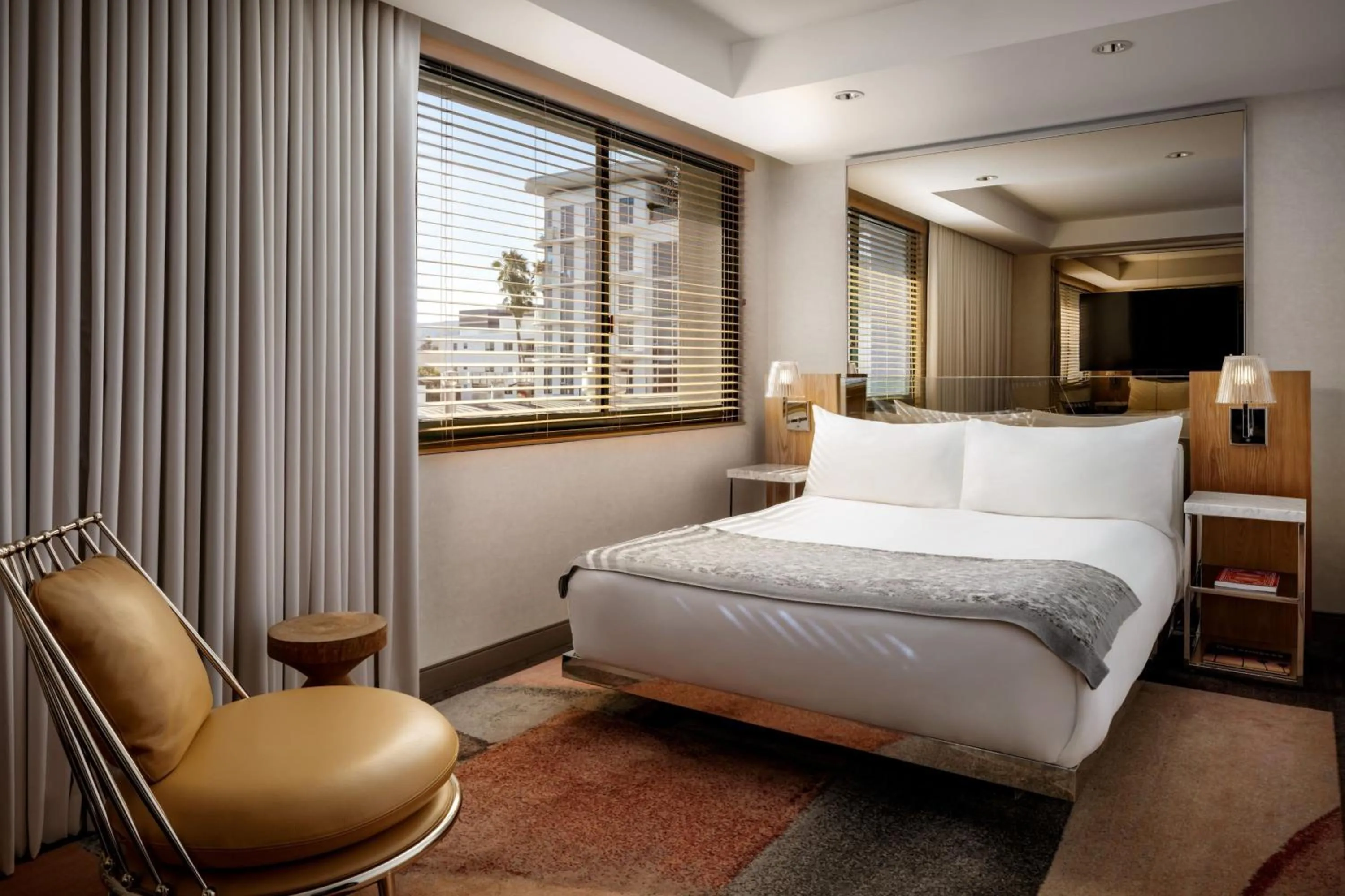 Bedroom, Bed in SLS Hotel, a Luxury Collection Hotel, Beverly Hills