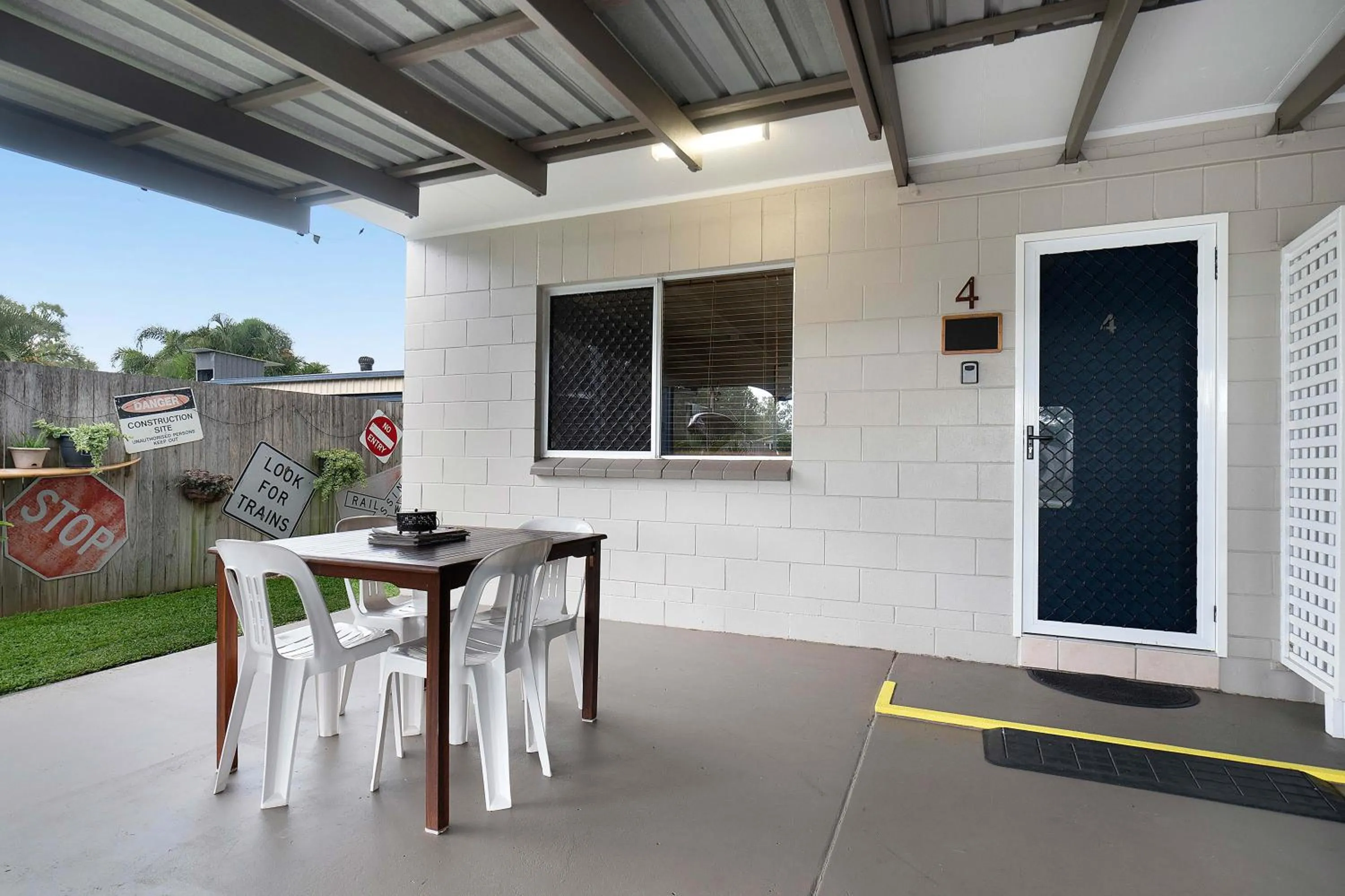 Seaforth Holiday Units