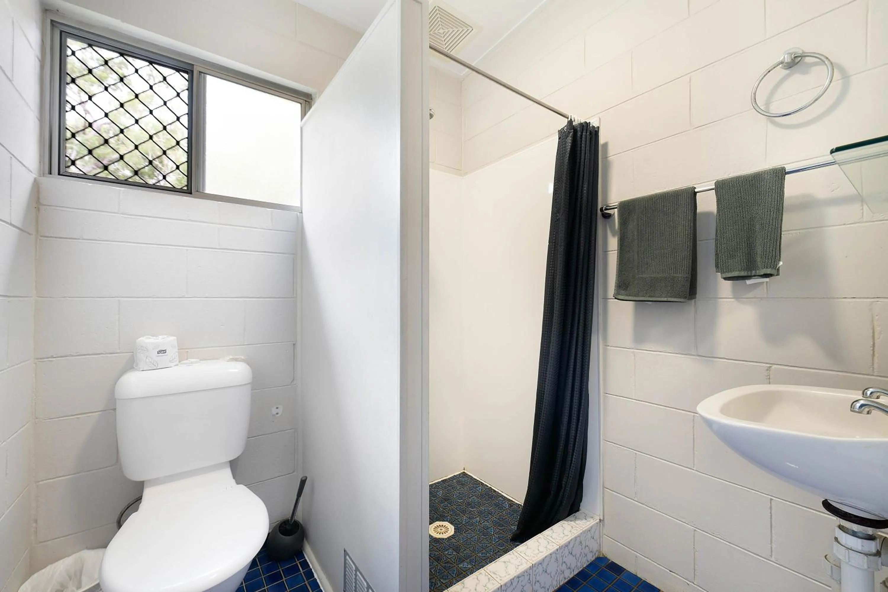 Seaforth Holiday Units