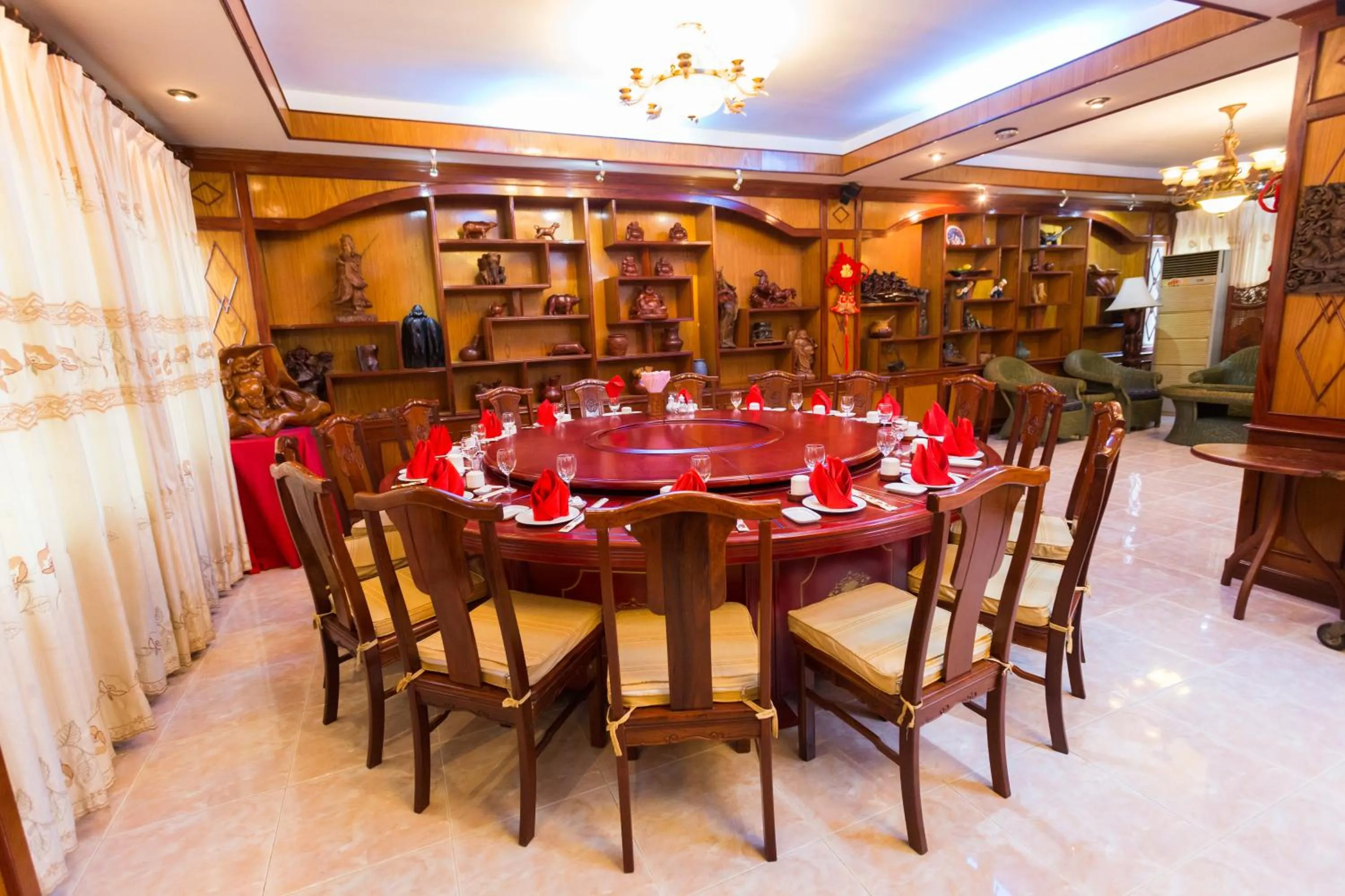 Restaurant/places to eat in Mekong Hotel