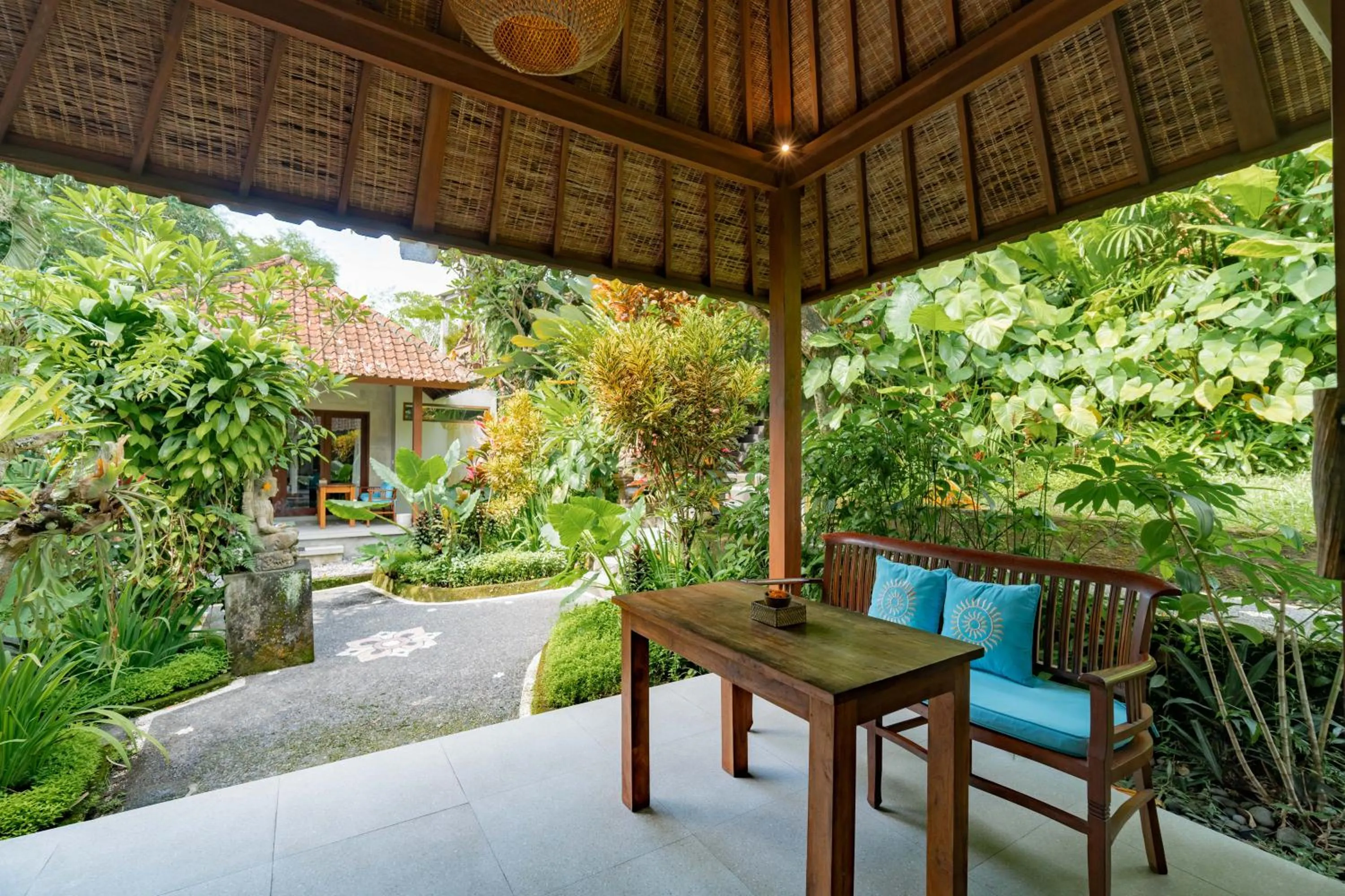 Patio in Sama's Cottages and Villas
