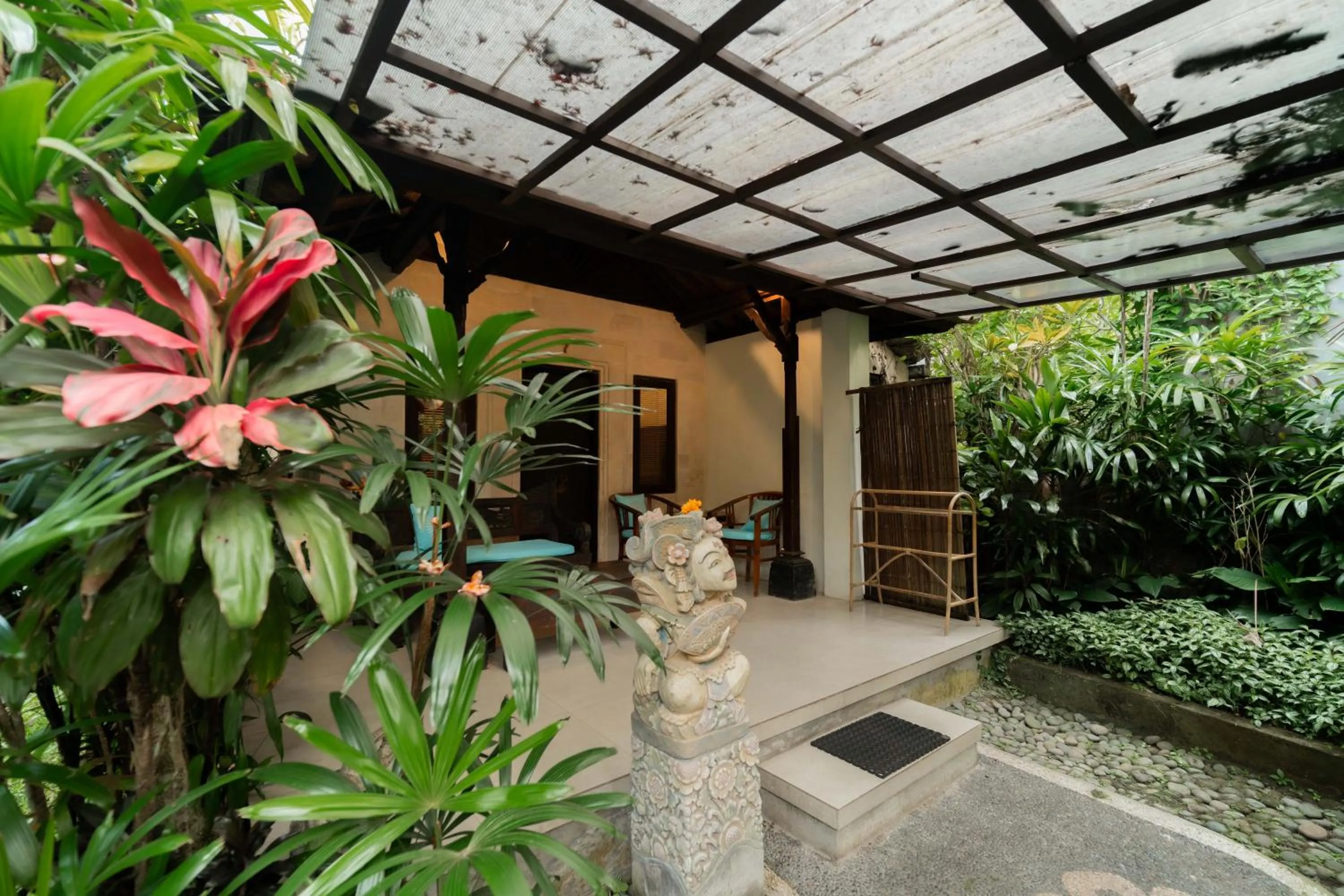 Patio in Sama's Cottages and Villas