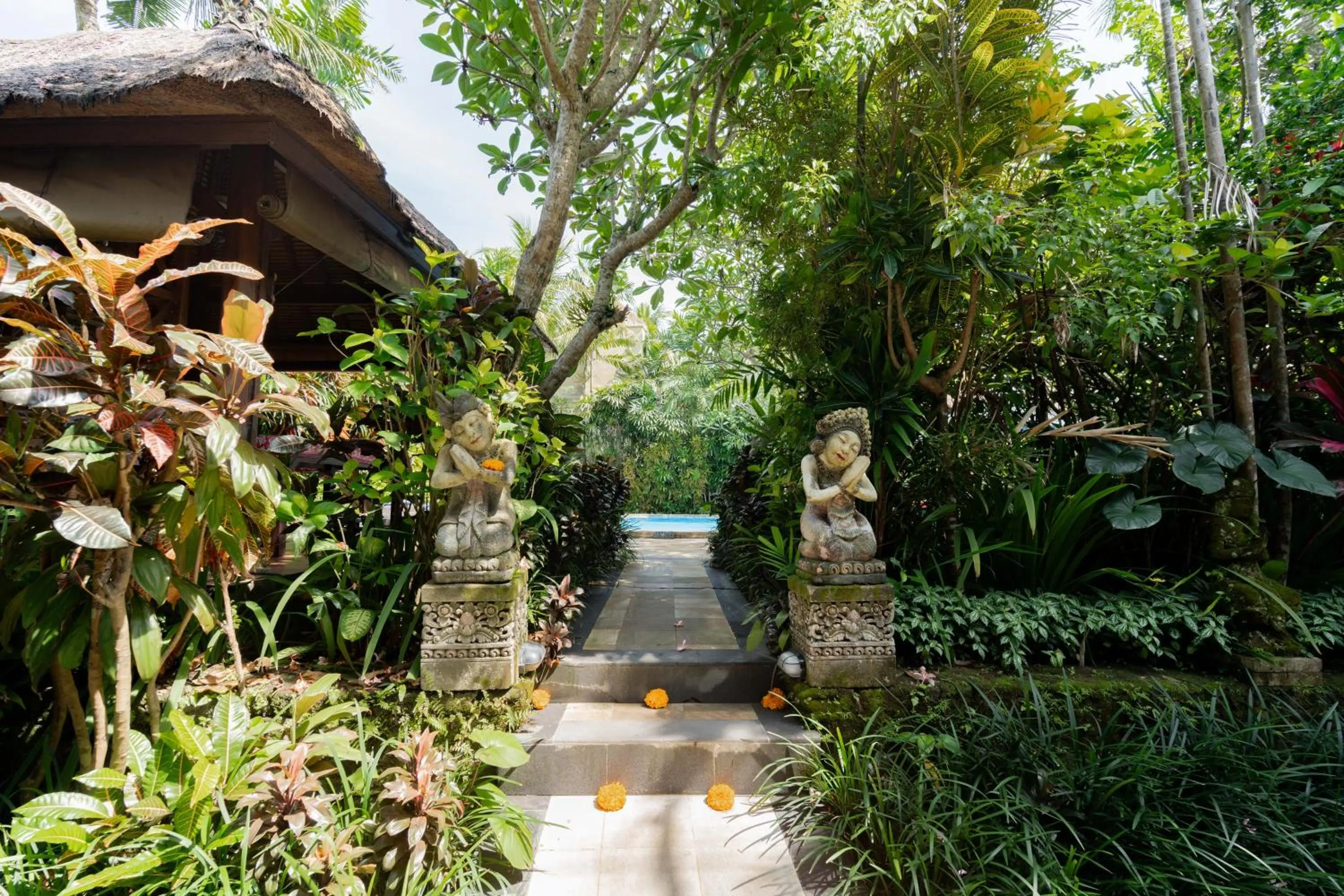 Facade/entrance in Sama's Cottages and Villas