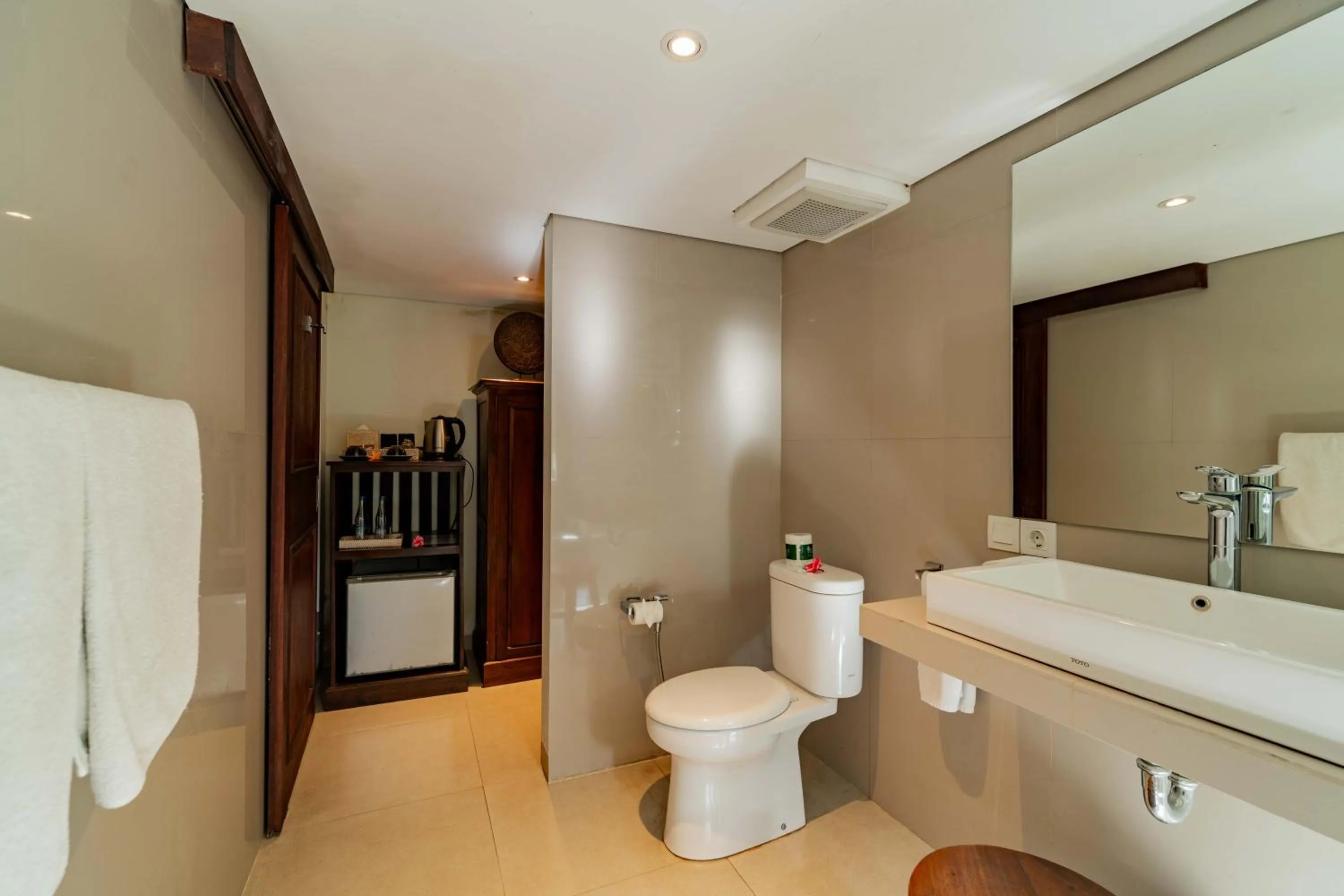 Shower in Sama's Cottages and Villas