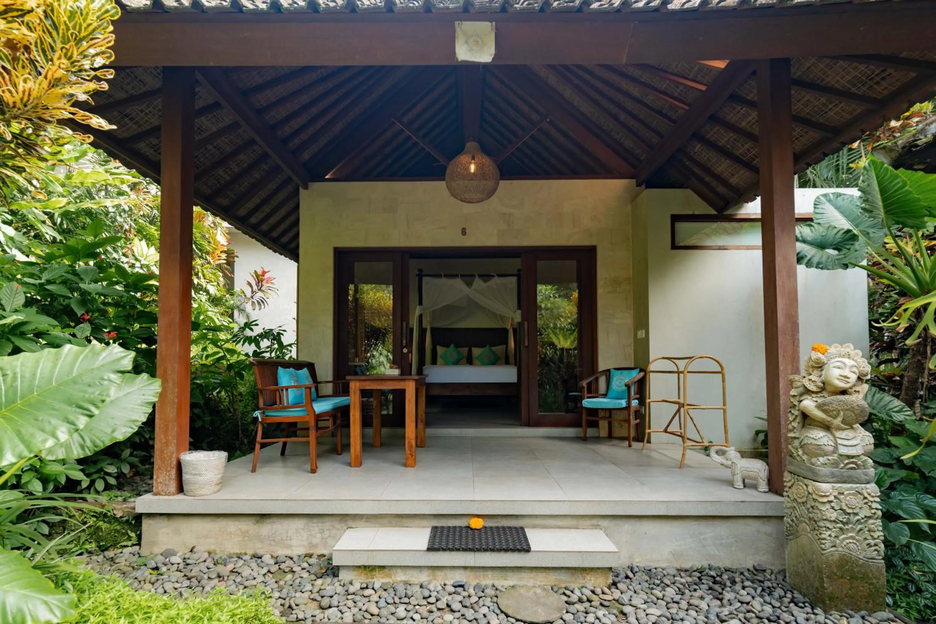 Patio in Sama's Cottages and Villas