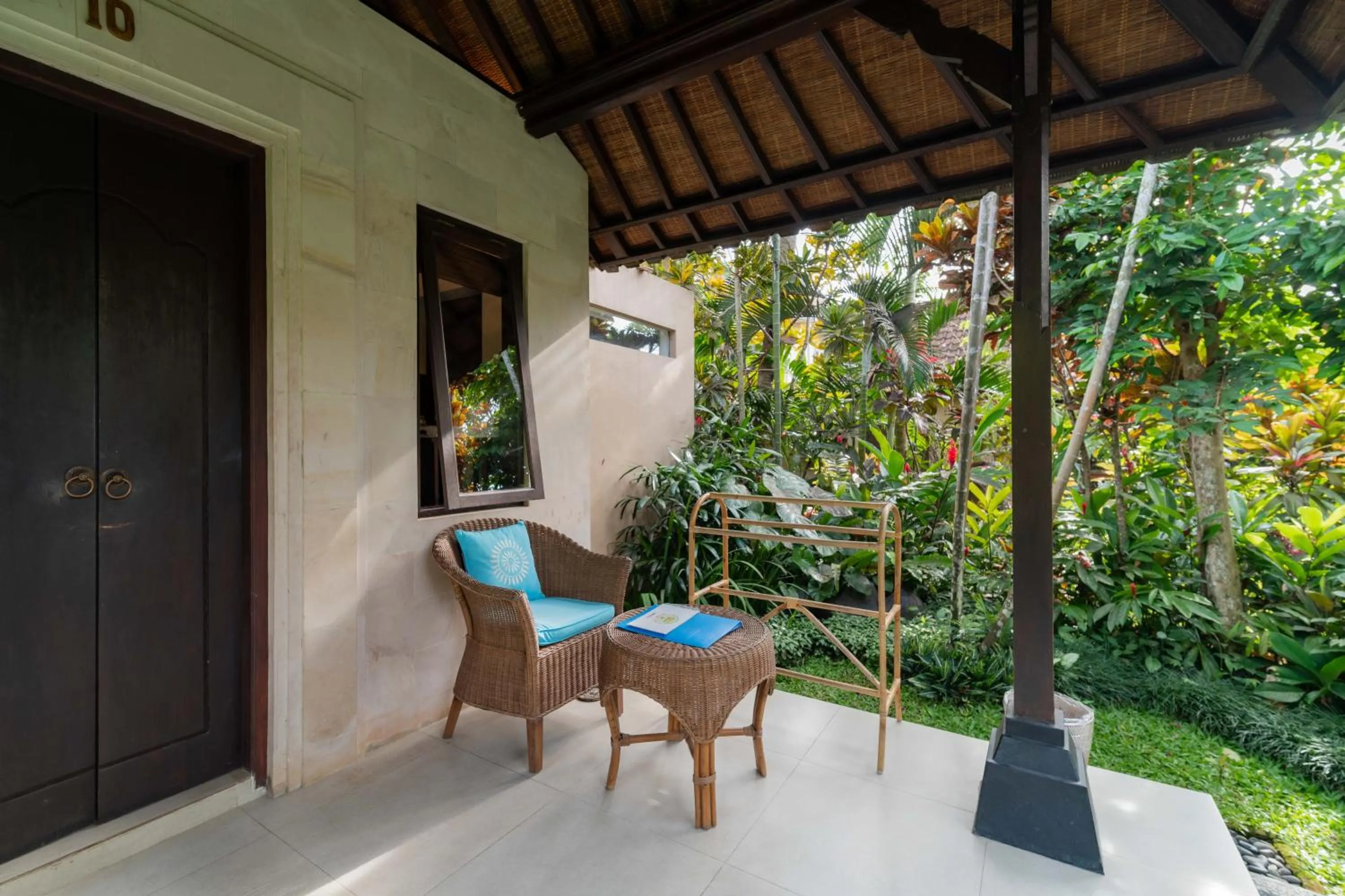 Patio in Sama's Cottages and Villas