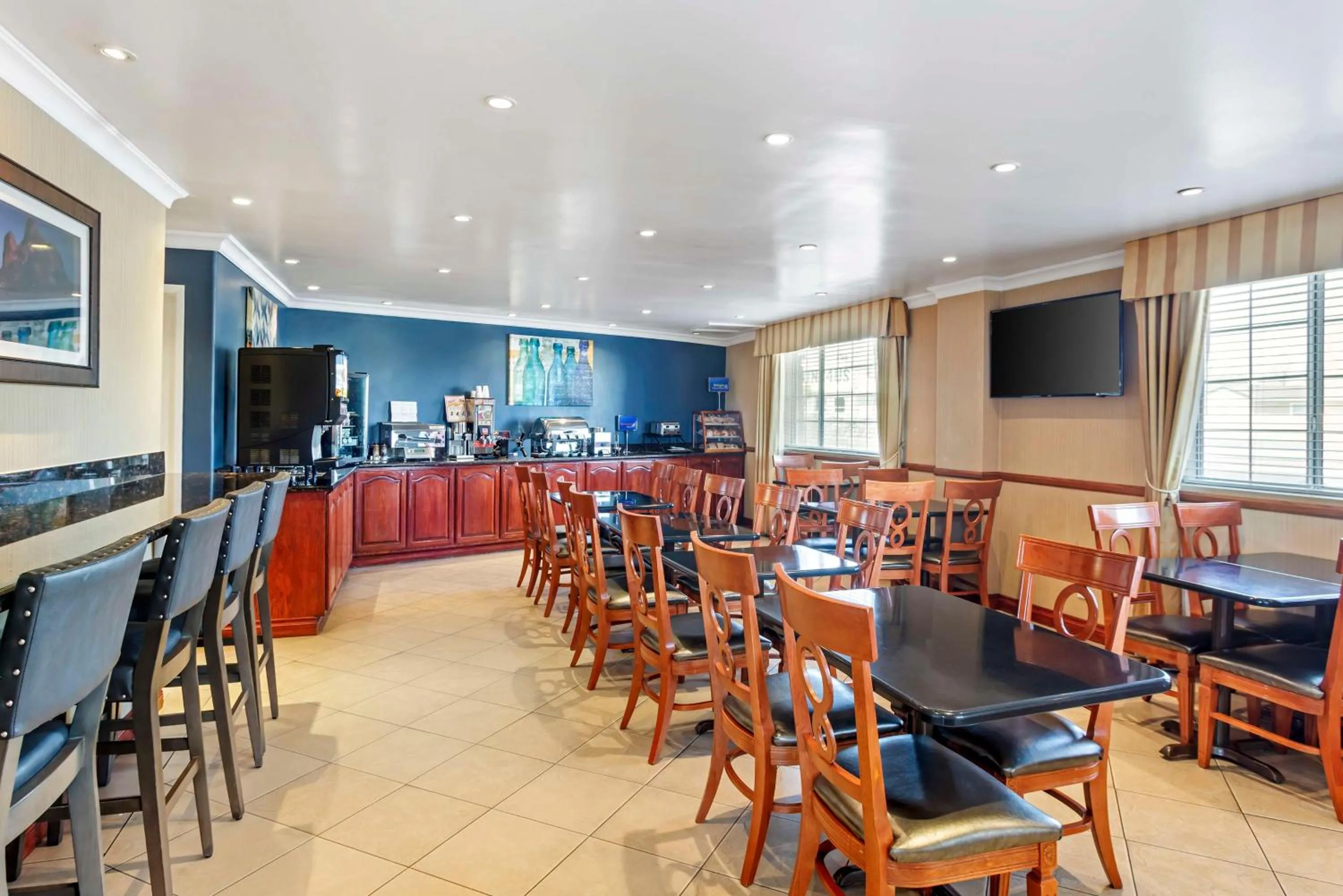 Breakfast in Best Western China Lake Inn