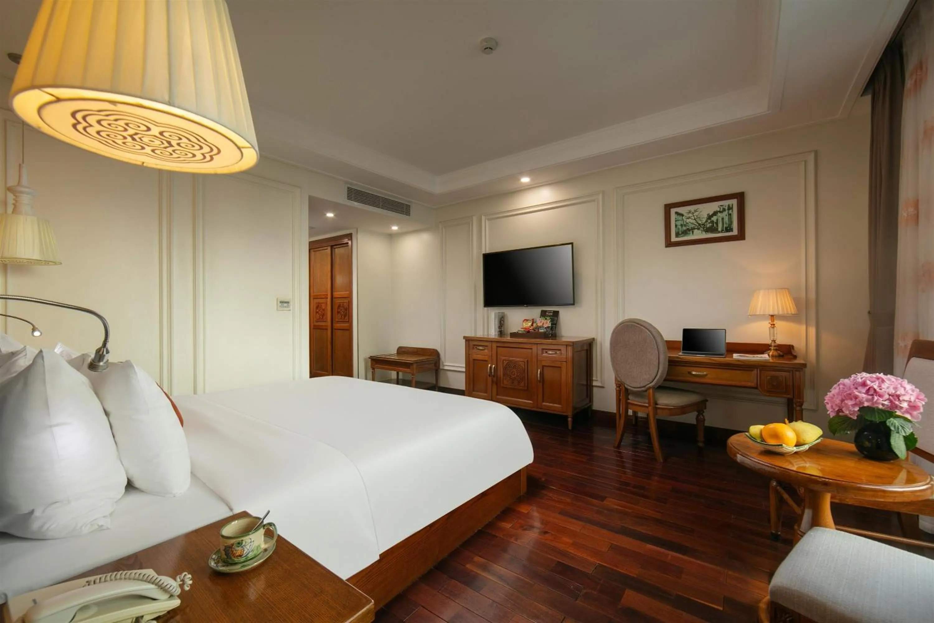 Area and facilities, Bed in Hanoi Pearl Hotel