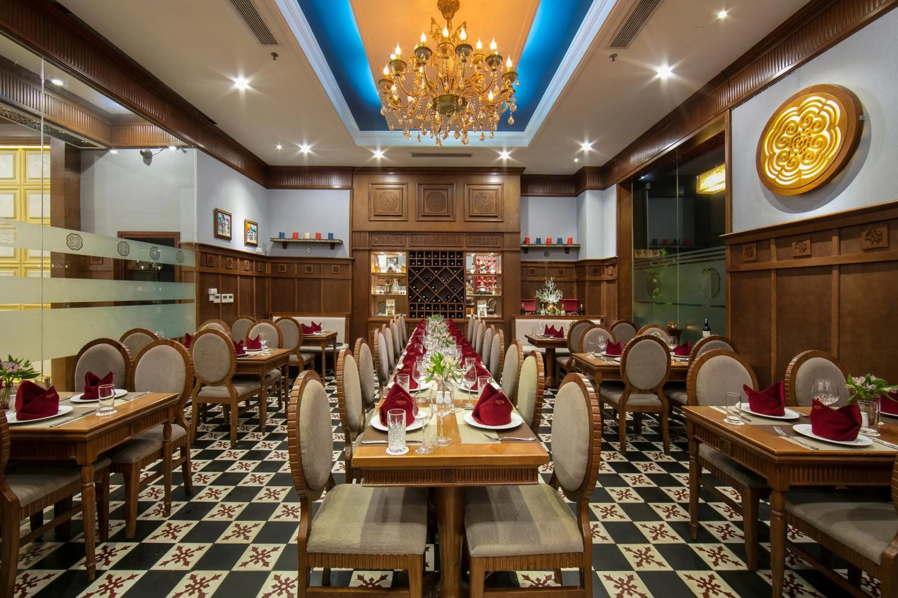 Restaurant/places to eat in Hanoi Pearl Hotel