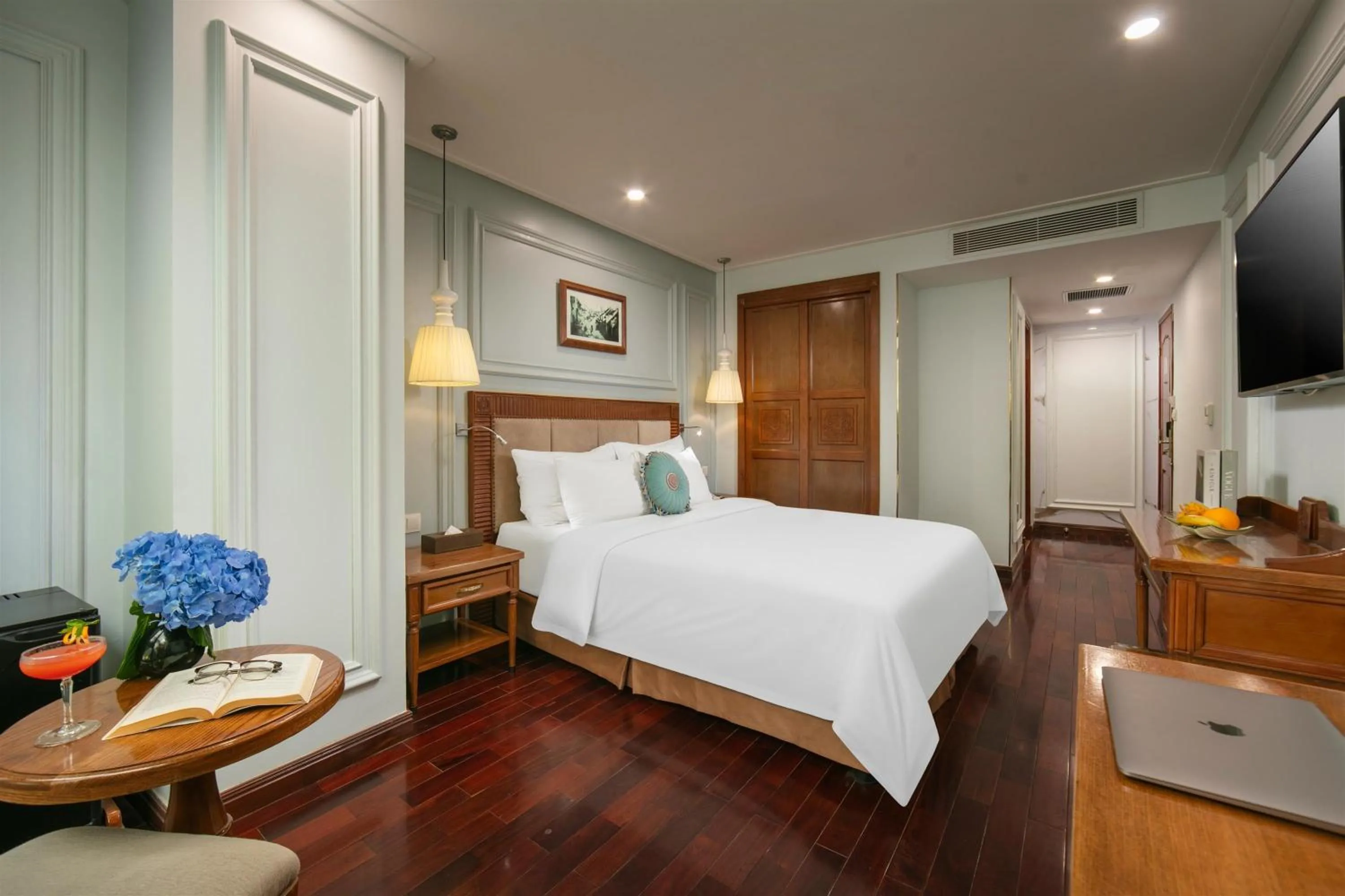 Bedroom, Bed in Hanoi Pearl Hotel