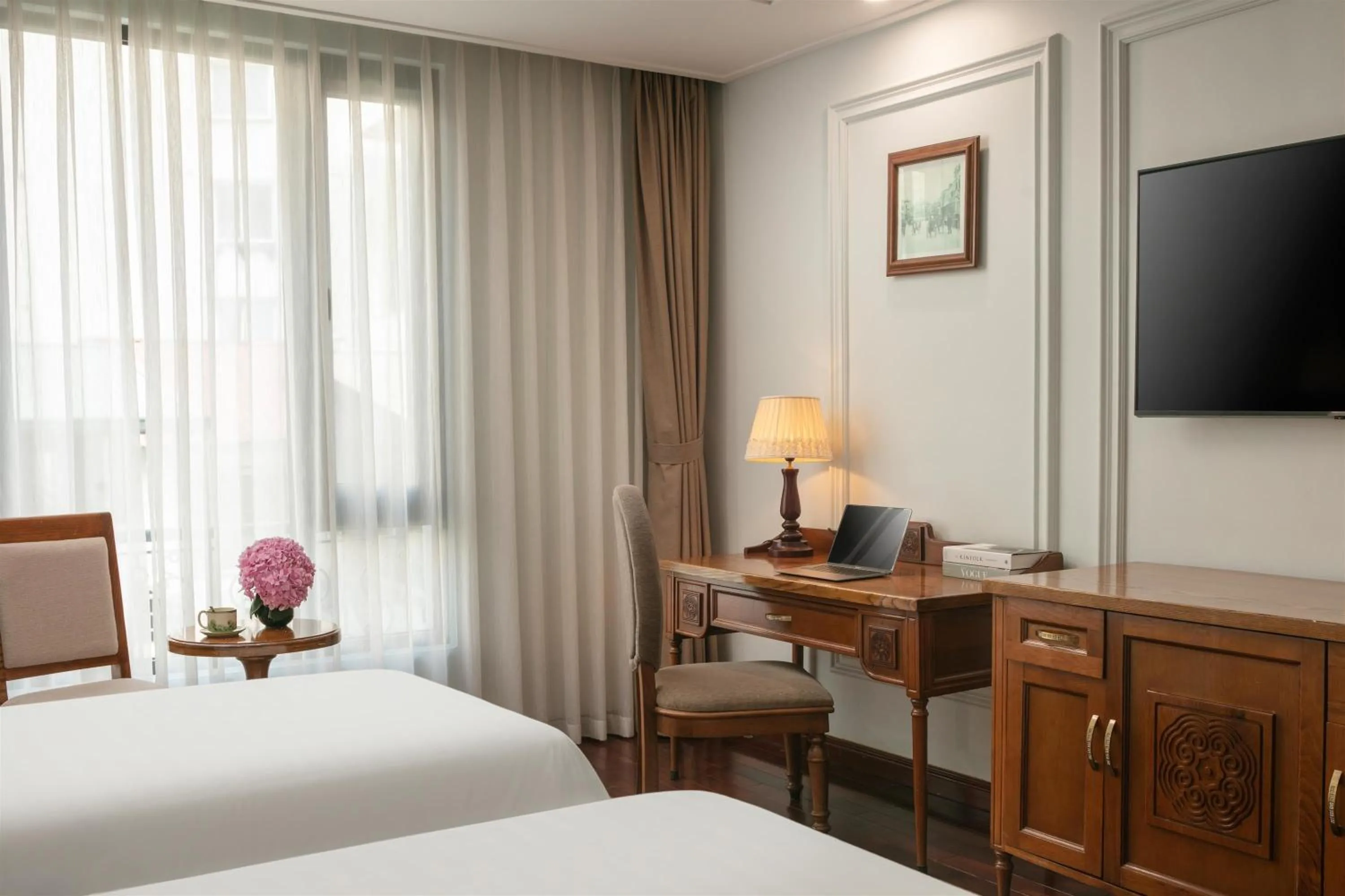 Area and facilities, Bed in Hanoi Pearl Hotel