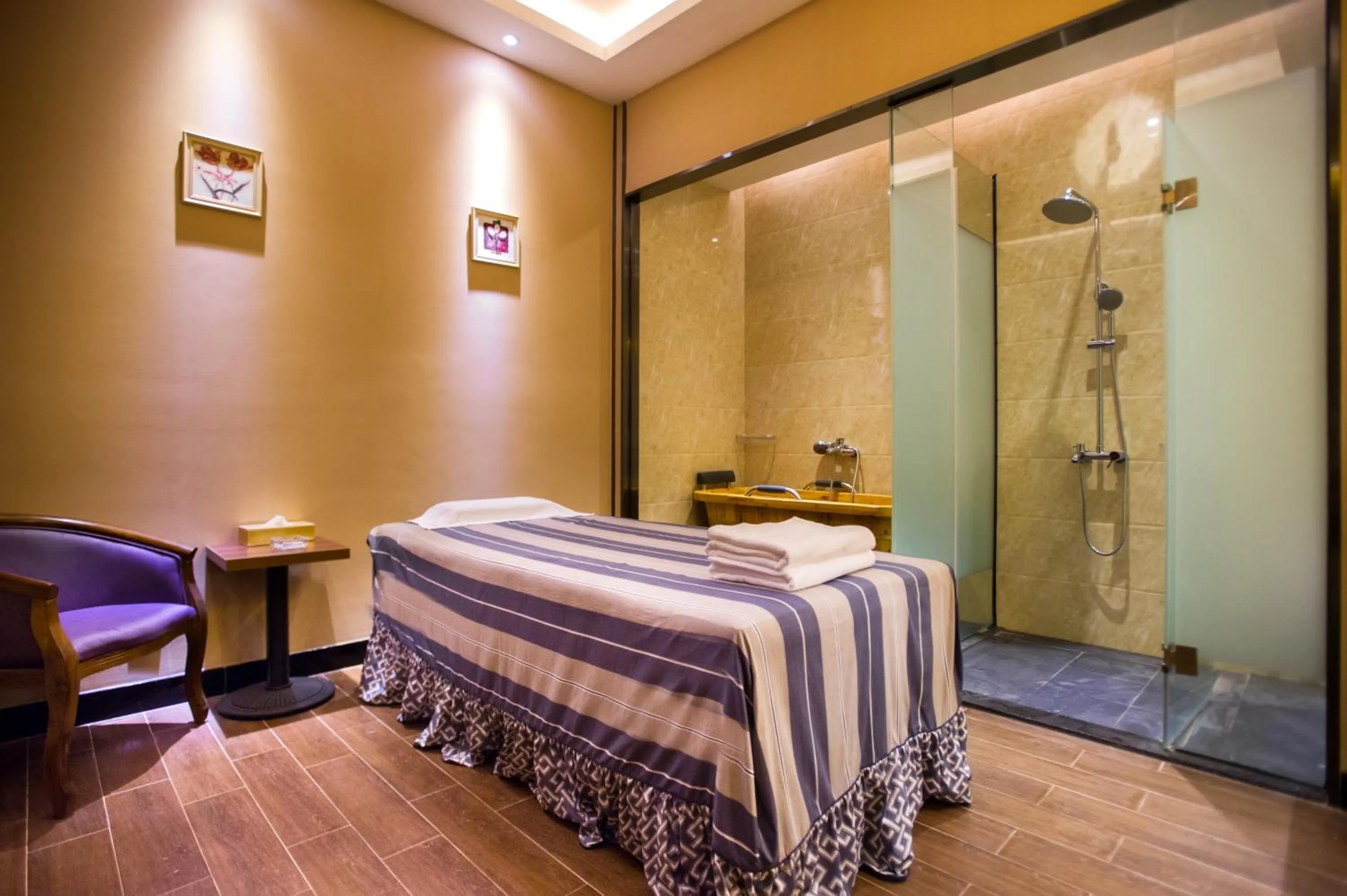 Spa and wellness centre/facilities in Grand Skylight International Hotel Guiyang