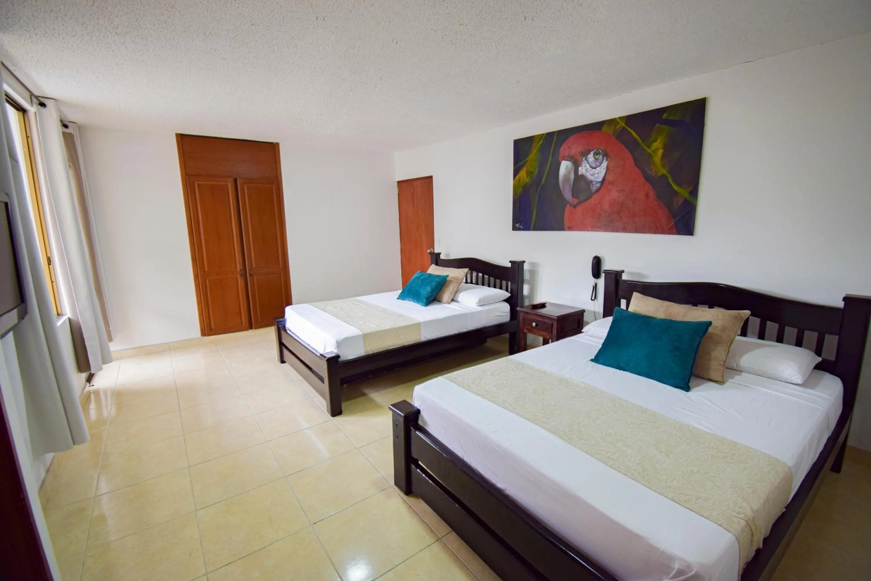 Bed in Hotel Toledo Plaza