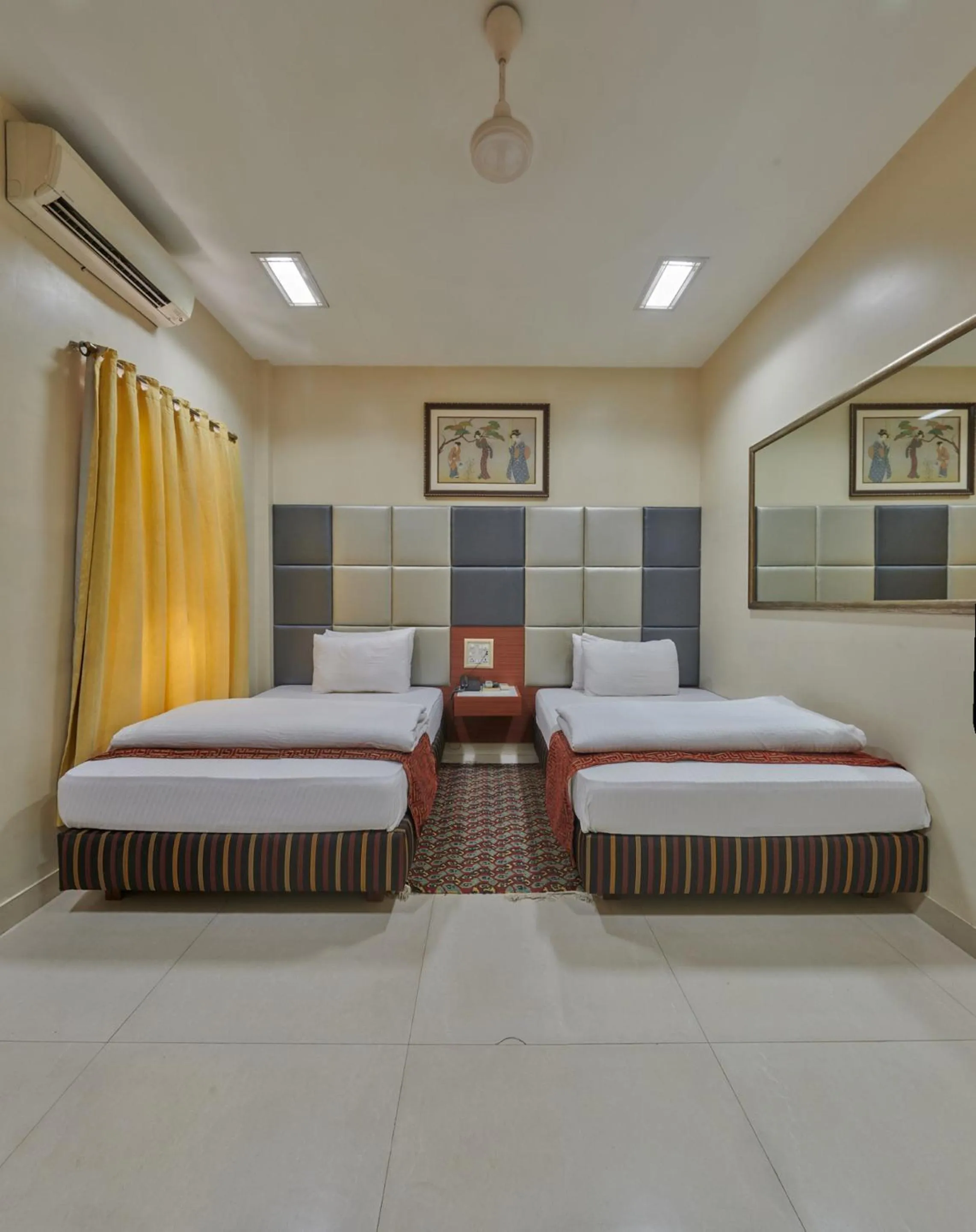 Bed in Elphinstone Hotel