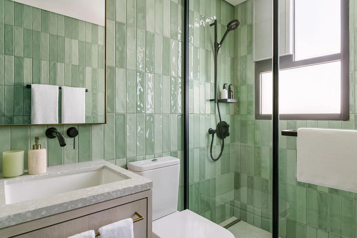 Shower in YING'nFLO, Hong Kong, Wan Chai