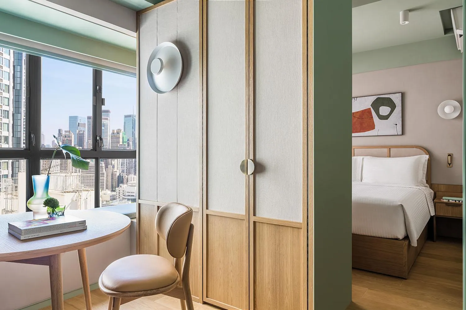 Photo of the whole room, Bed in YING'nFLO, Hong Kong, Wan Chai