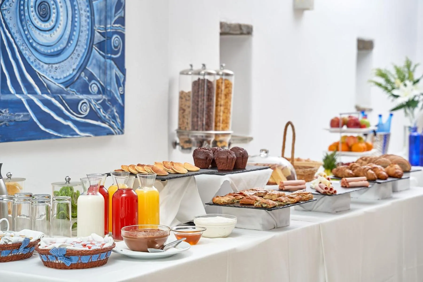 Food and drinks in Paolas Τown Boutique Hotel