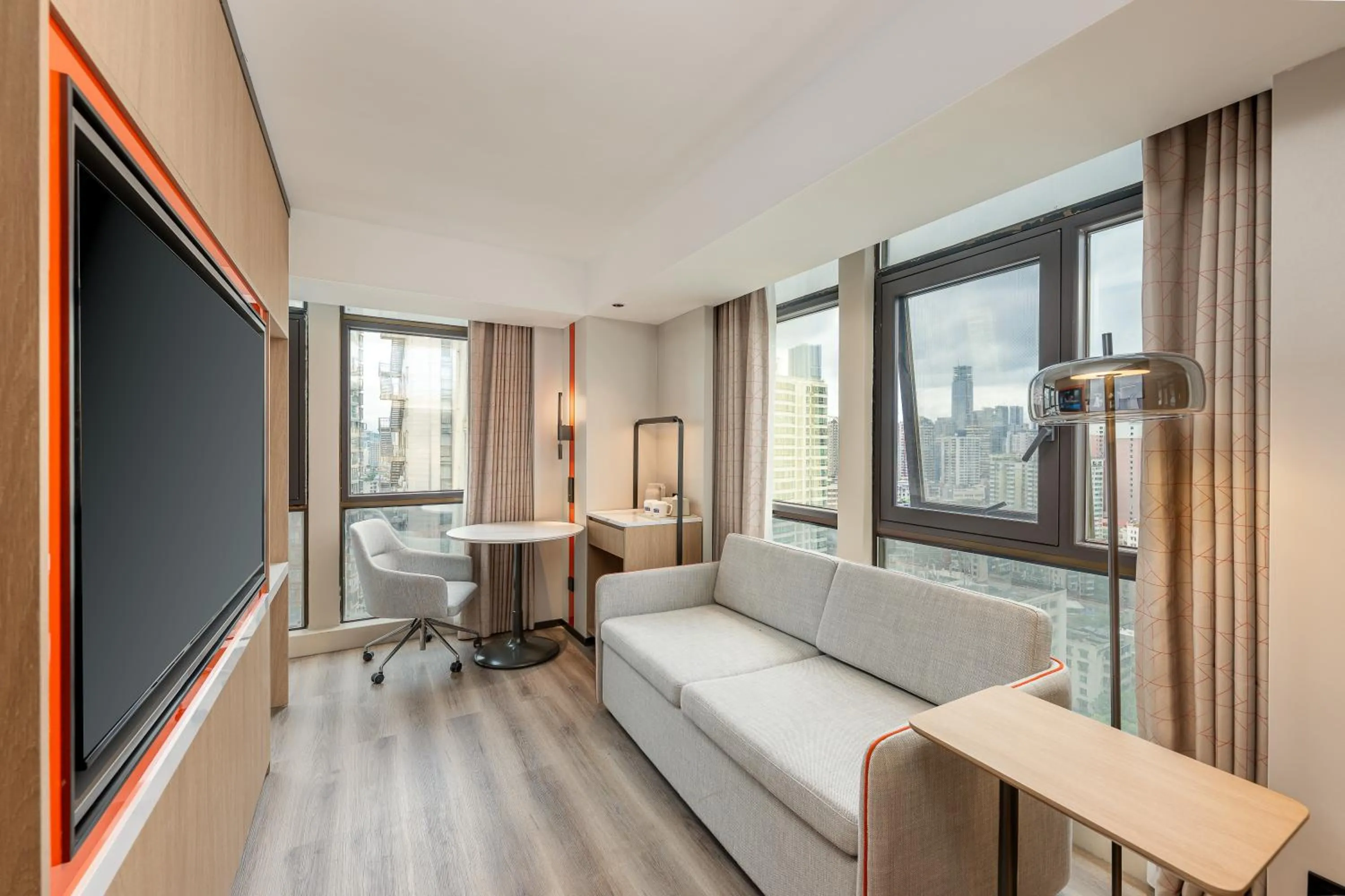 TV and multimedia in Holiday Inn Express Guiyang Downtown by IHG