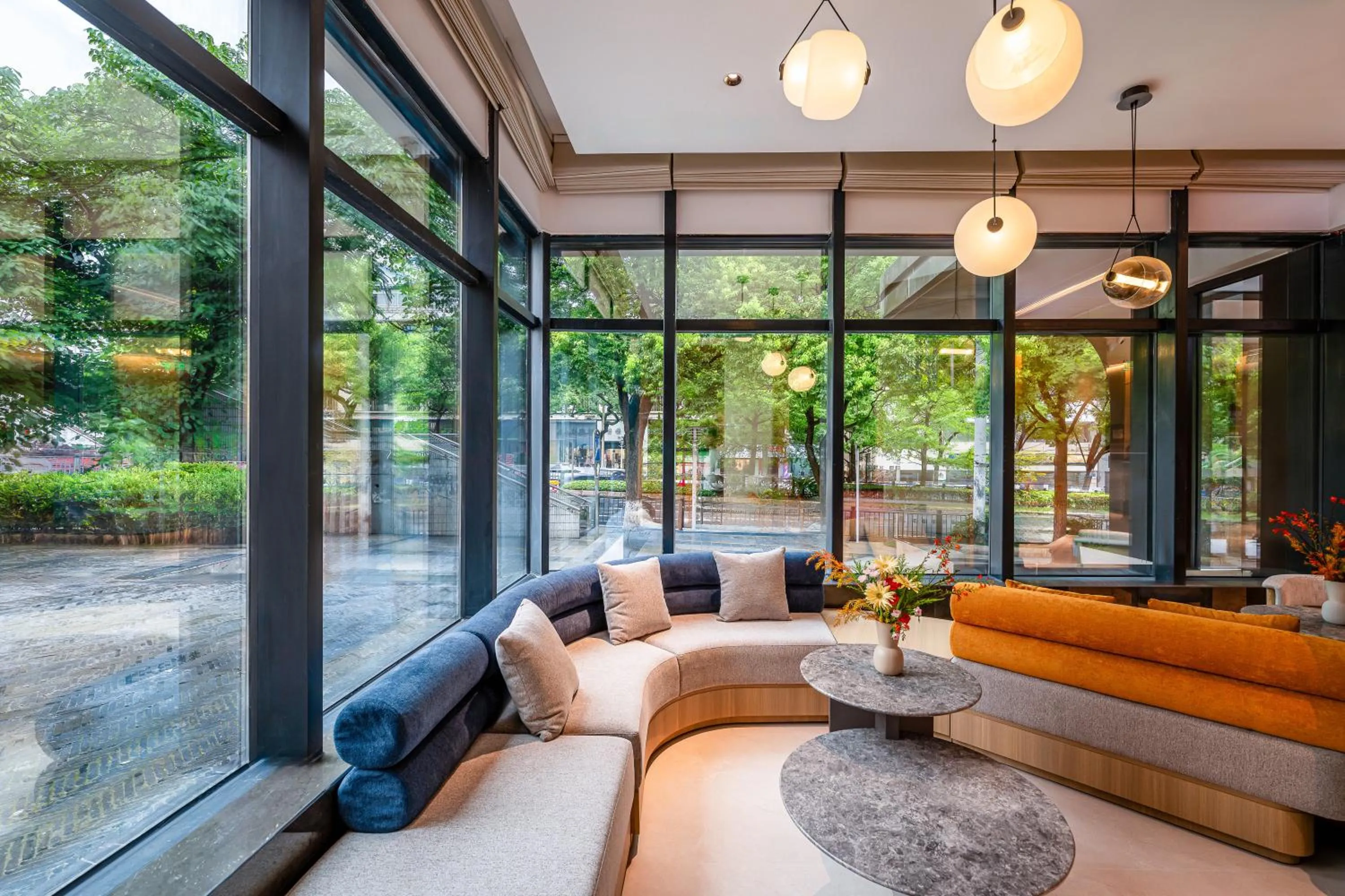 Seating area in Holiday Inn Express Guiyang Downtown by IHG