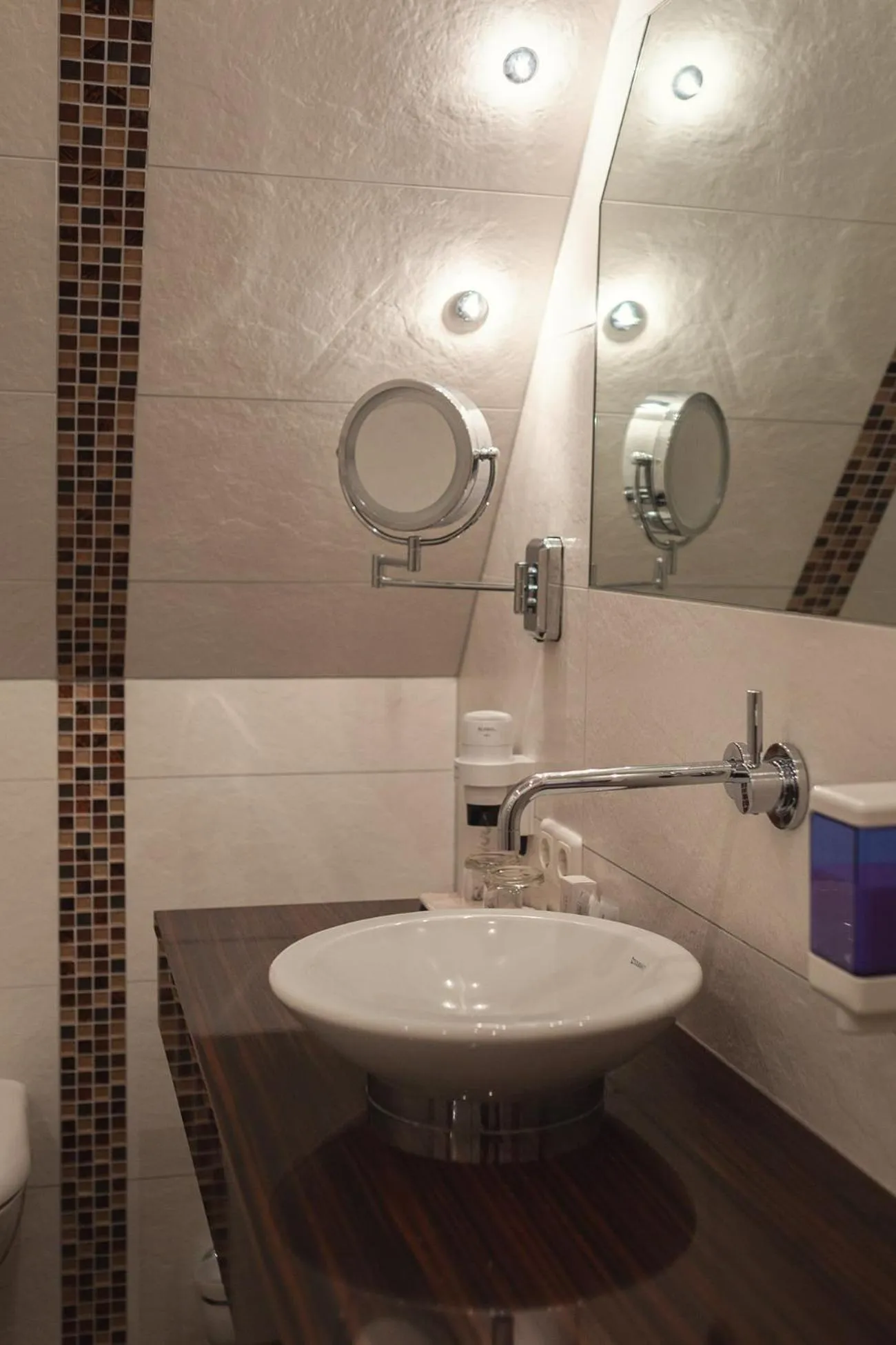 Shower in Der Patrizierhof - Weingut Gasthof Hotel - Familie Grebner