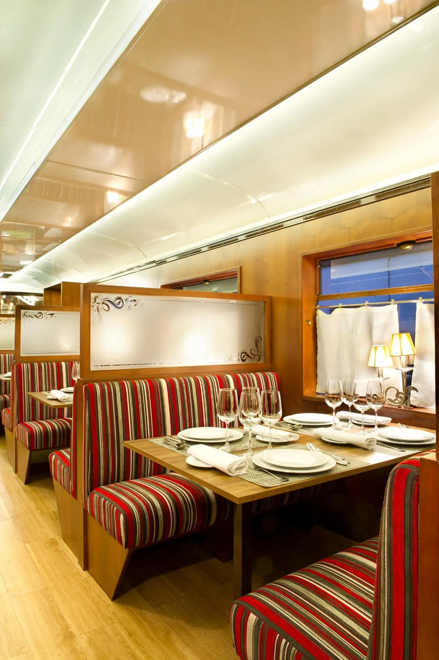 Restaurant/places to eat in Sercotel Ciudad de Miranda