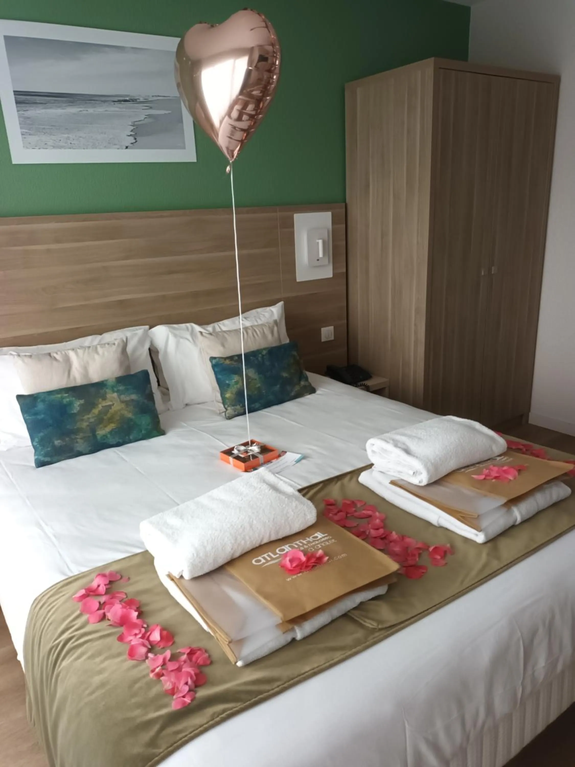 Photo of the whole room, Bed in Les Terrasses d'Atlanthal