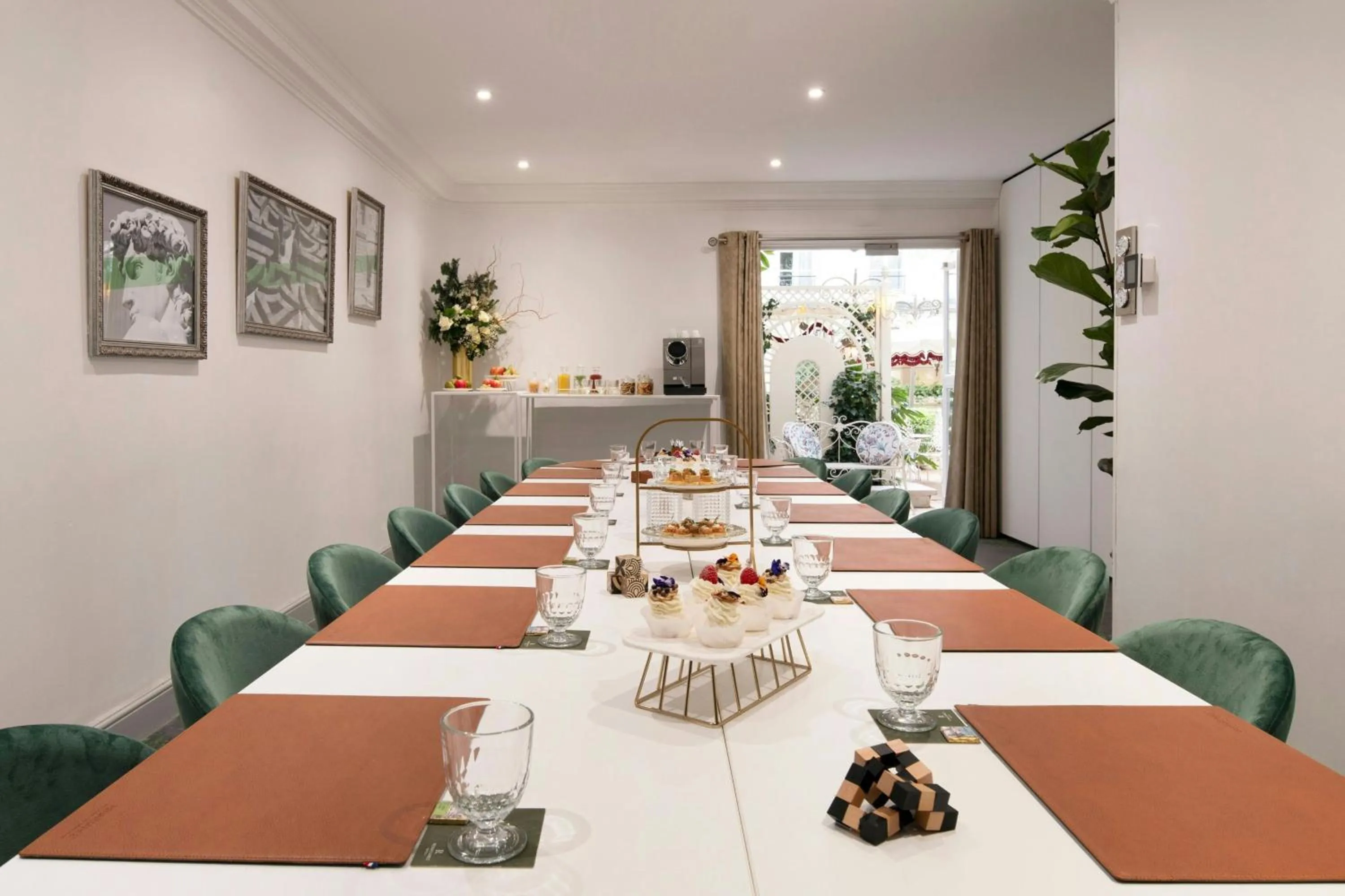 Meeting/conference room in Renaissance Paris Nobel Tour Eiffel Hotel